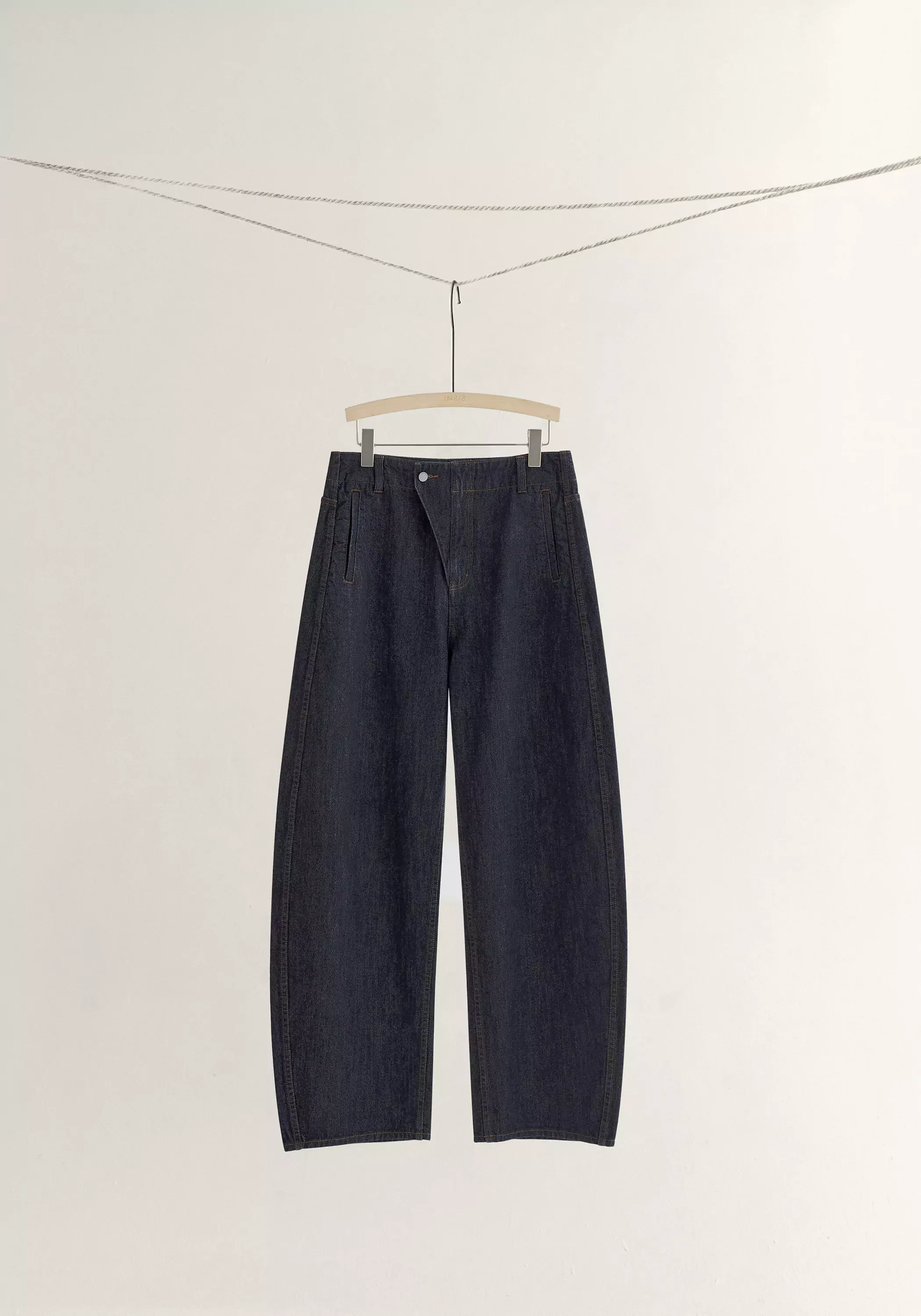 Asymmetric Curved Jeans - Image 21