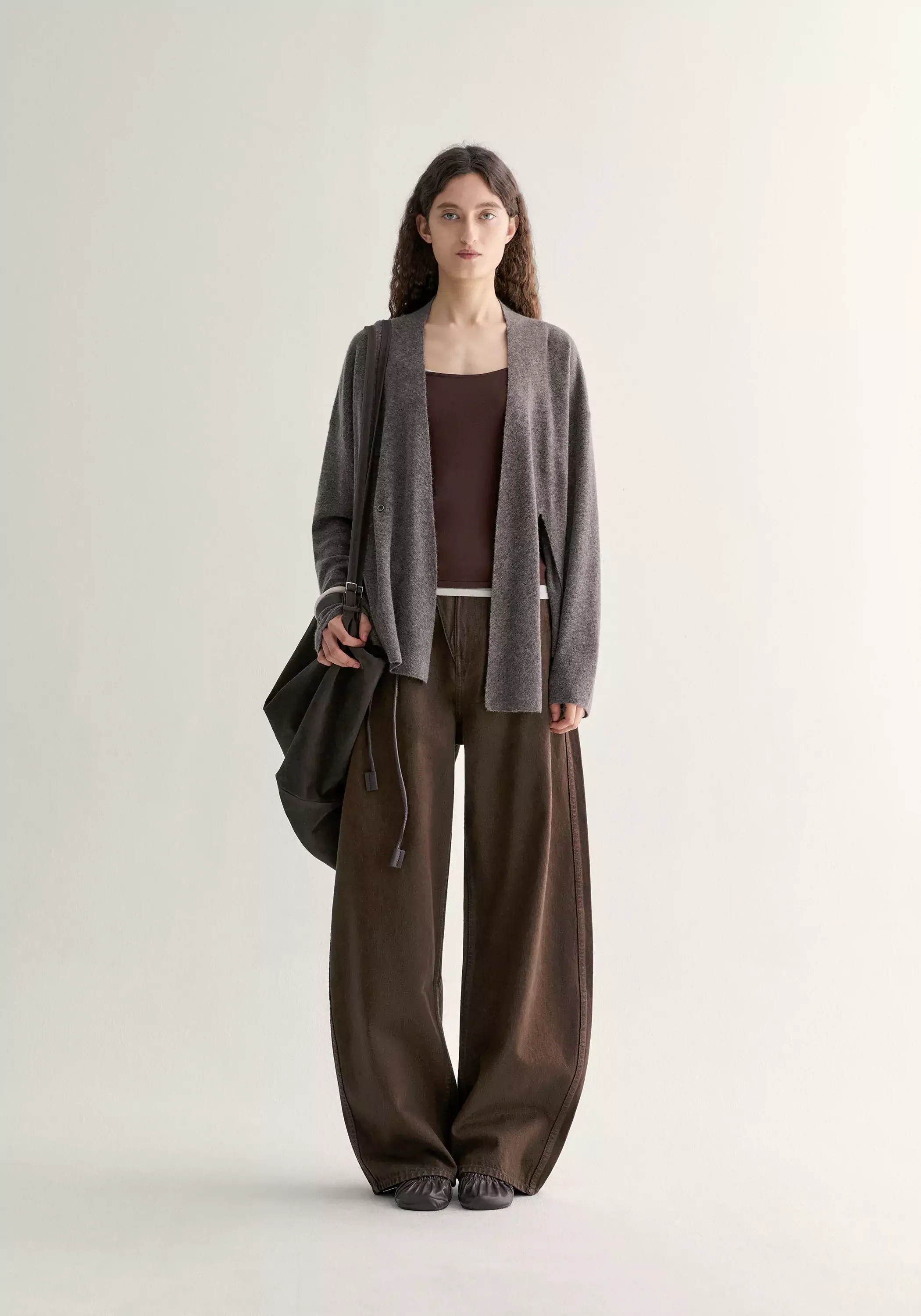 Asymmetric Curved Jeans - Image 3