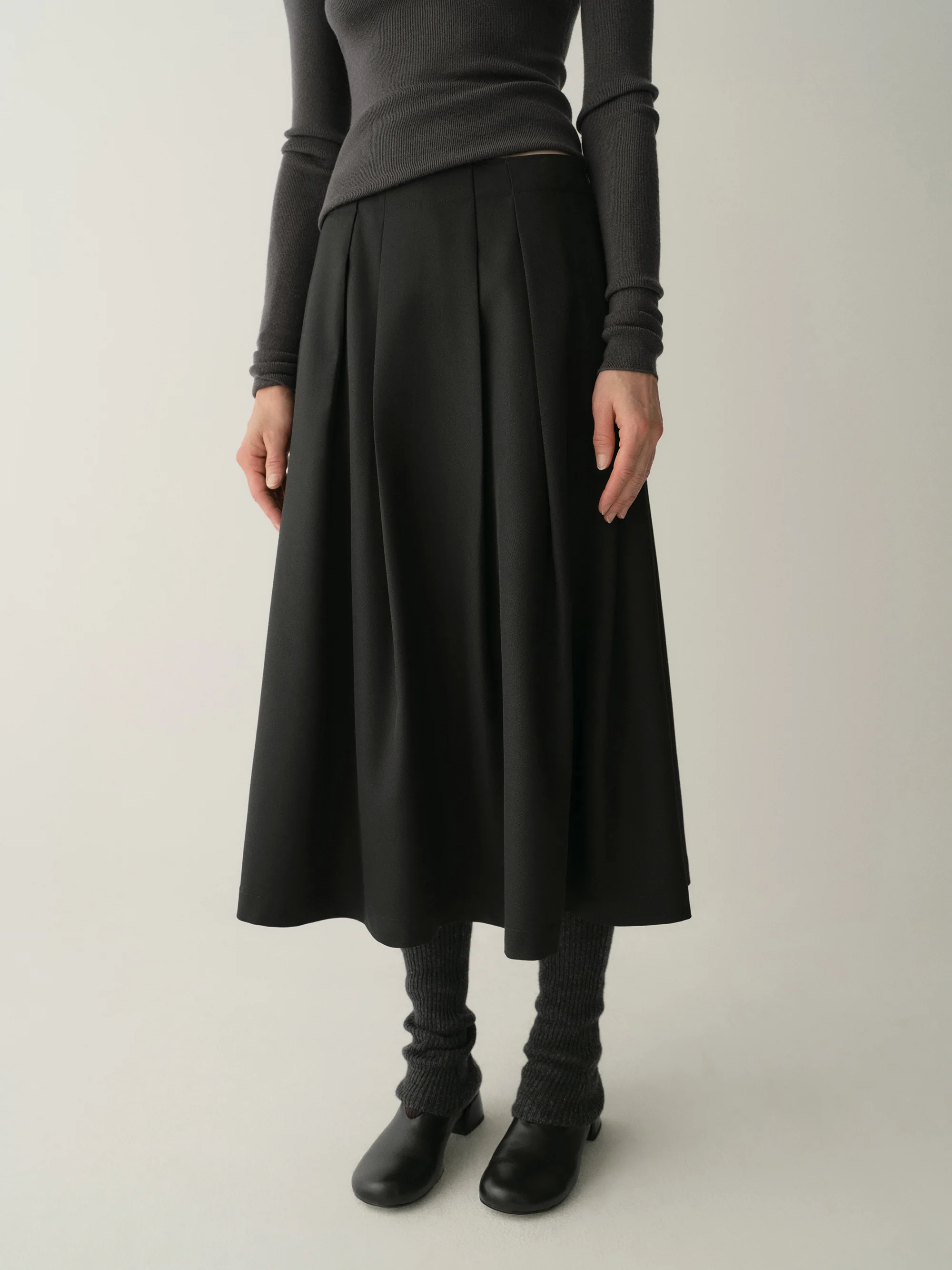 Pleated Wool Skirt - Image 12