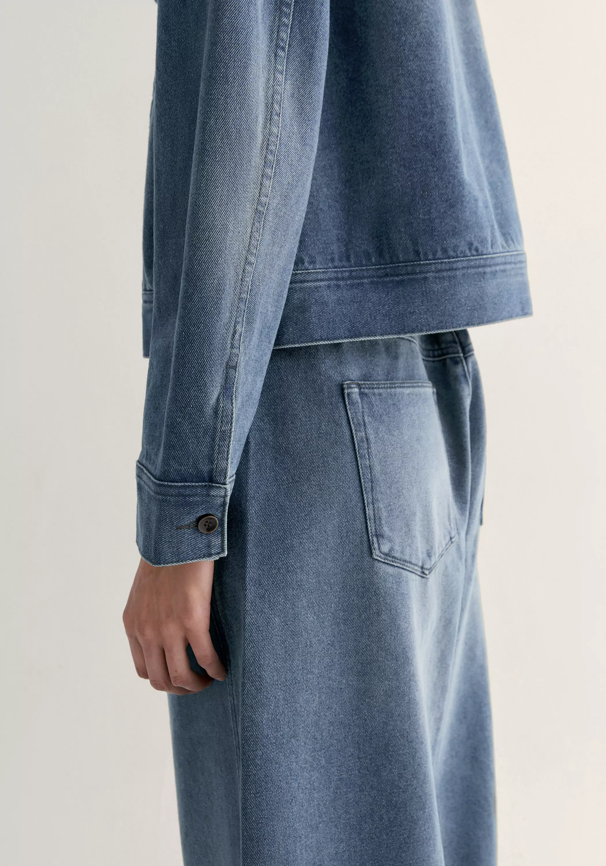 Cropped Denim Jacket - Image 12