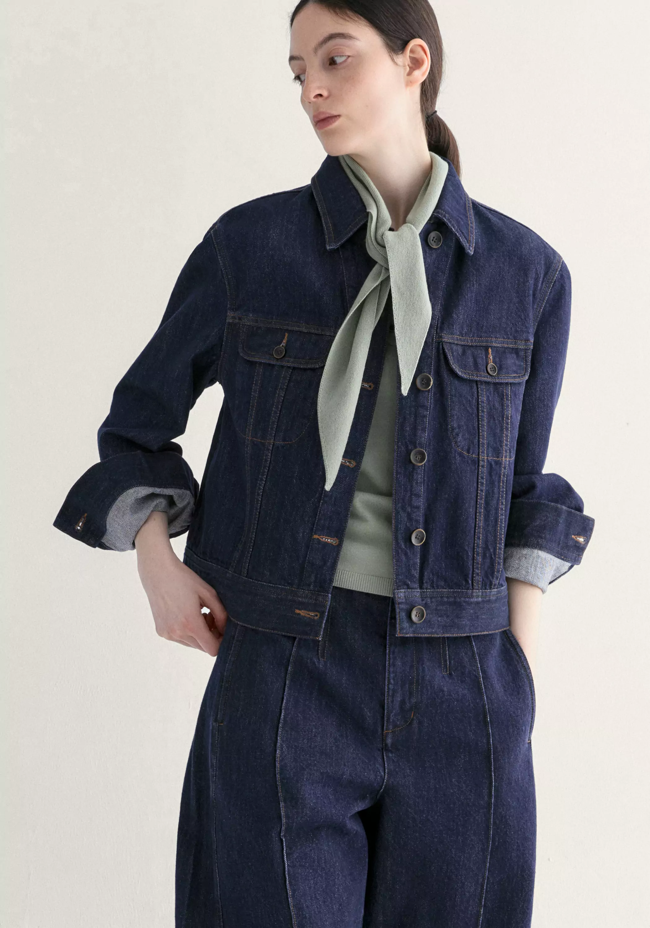 Cropped Denim Jacket - Image 19