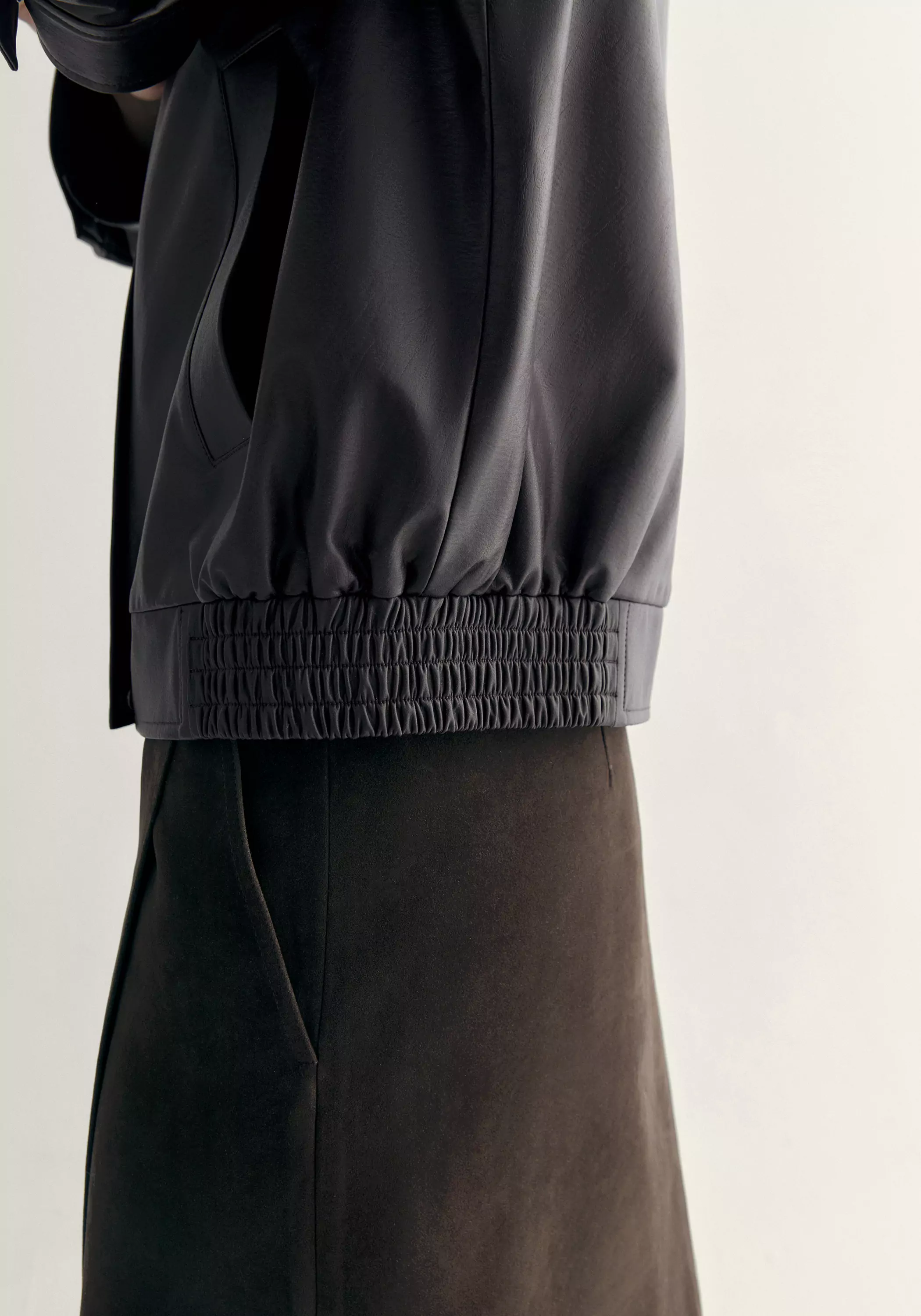 Short Leather Jacket - Image 10
