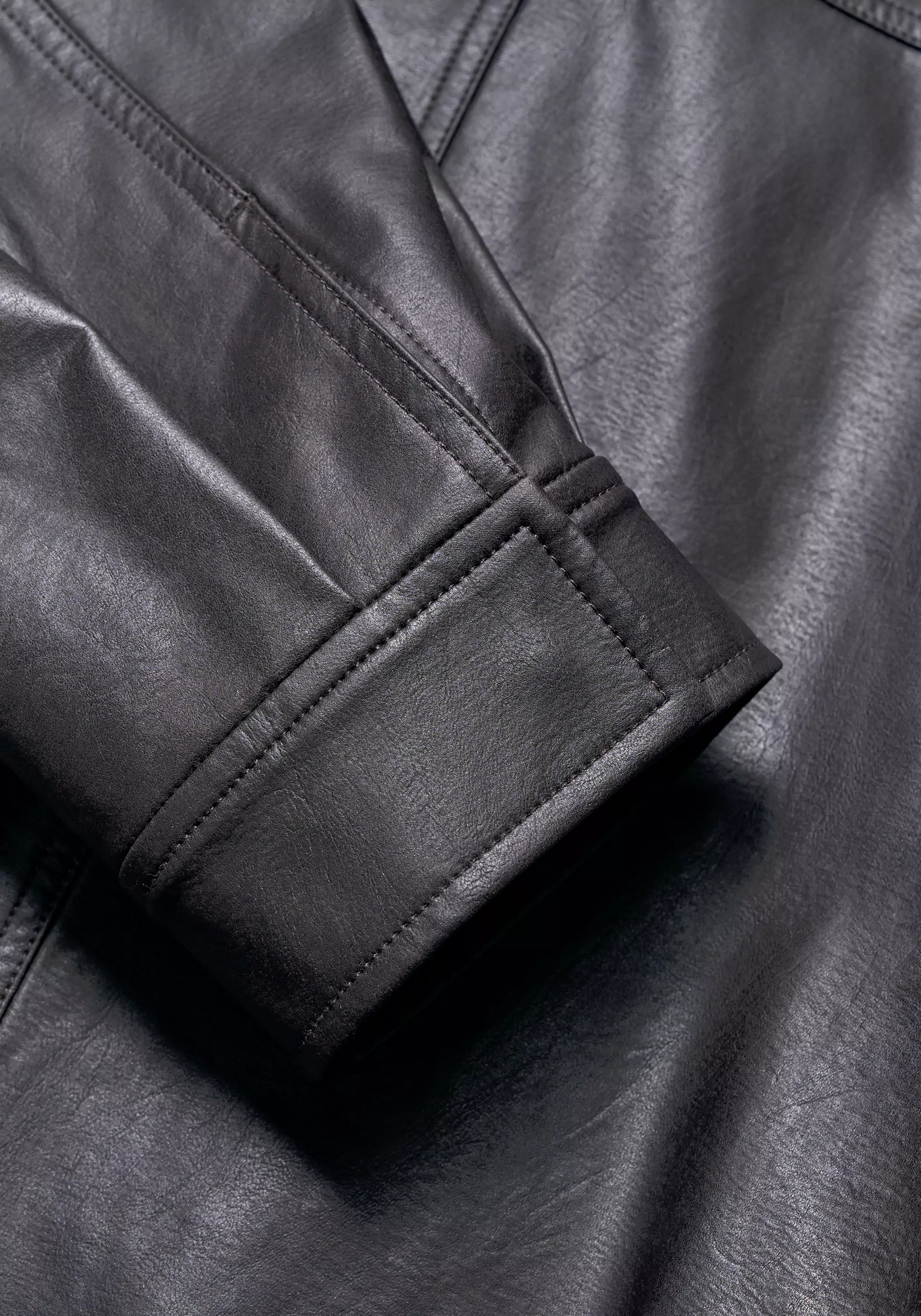 Short Leather Jacket - Image 14