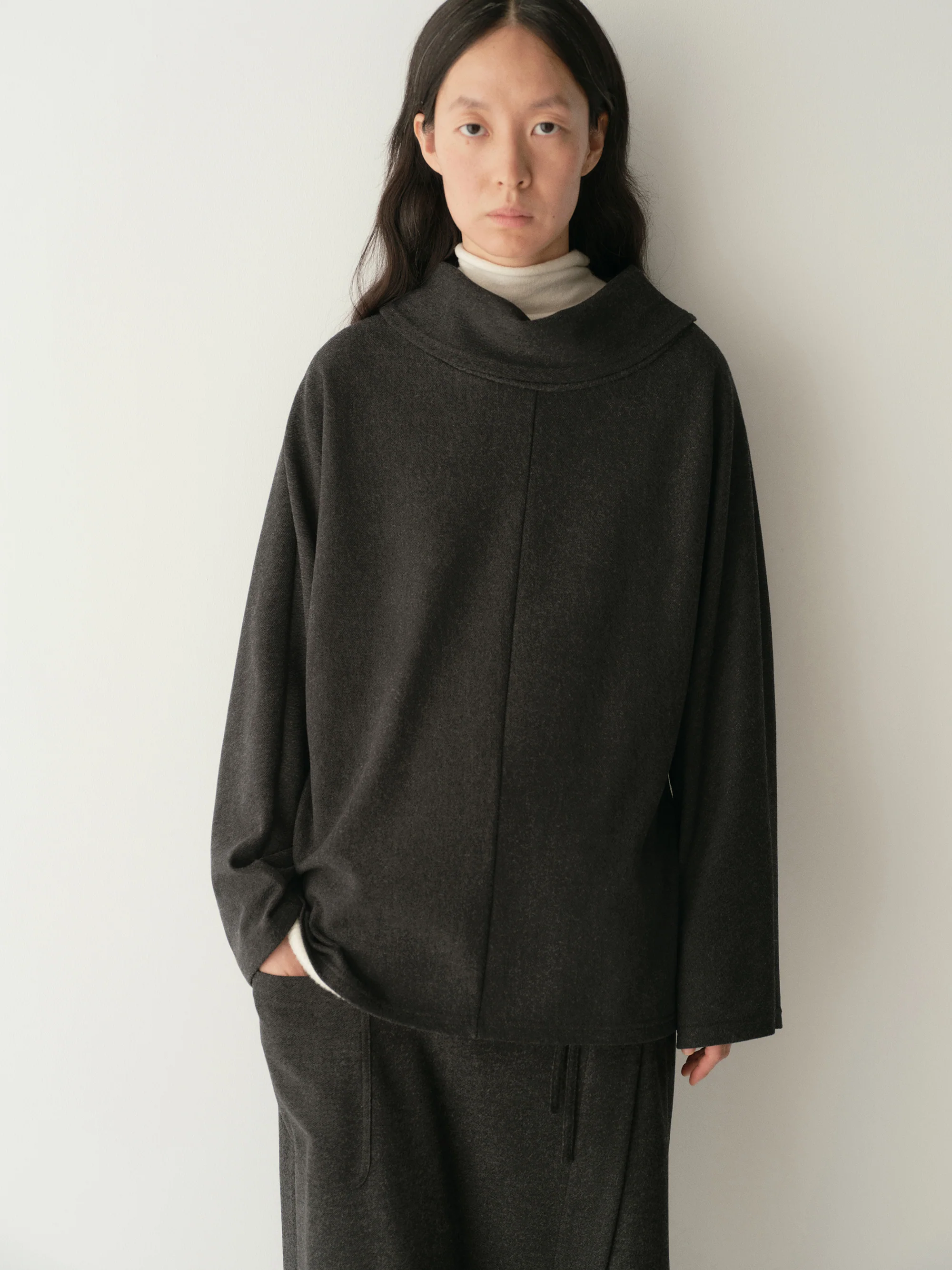 Wide-label Wool Top - Image 15