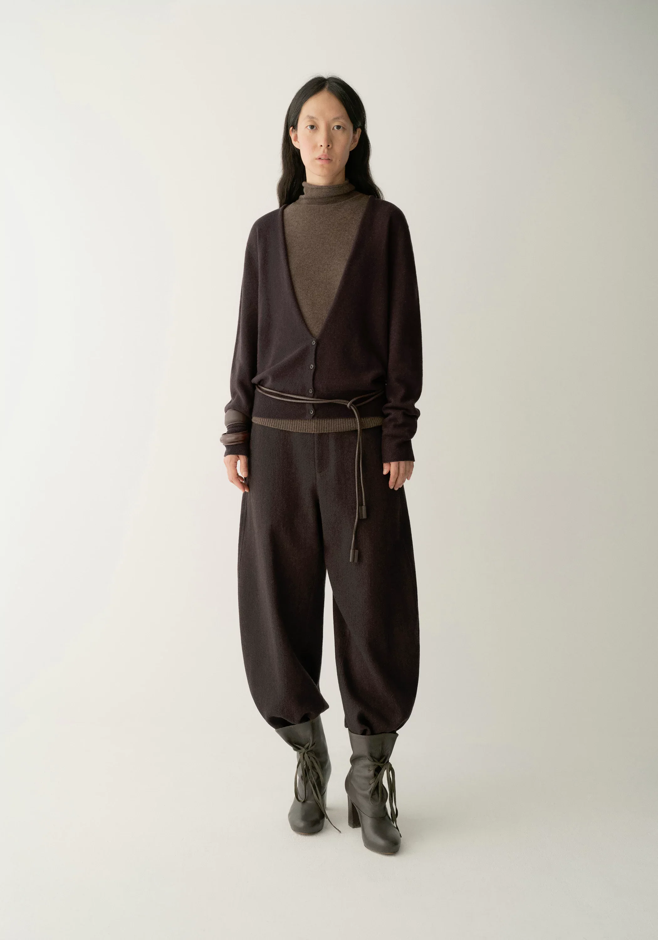 Merino Wool V-neck Seamless Cardigan - Image 3
