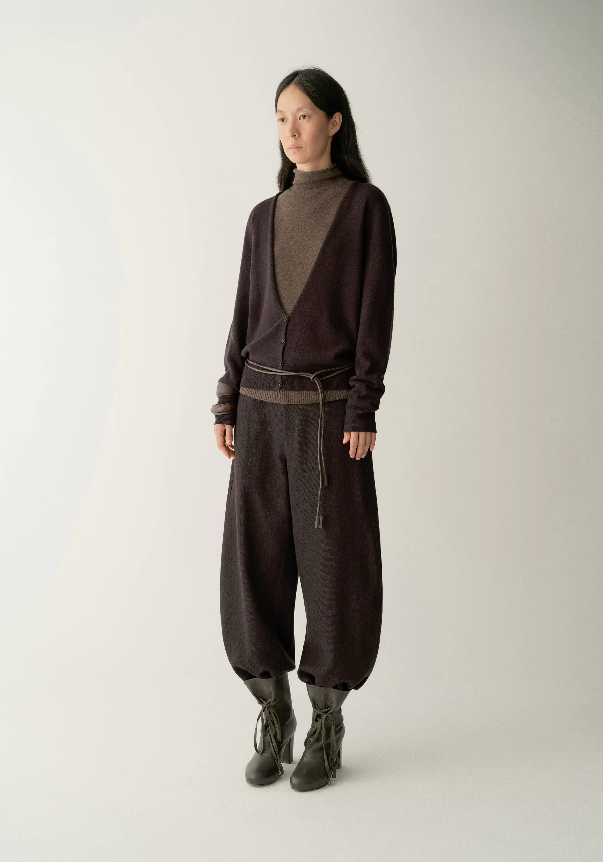 Merino Wool V-neck Seamless Cardigan - Image 4