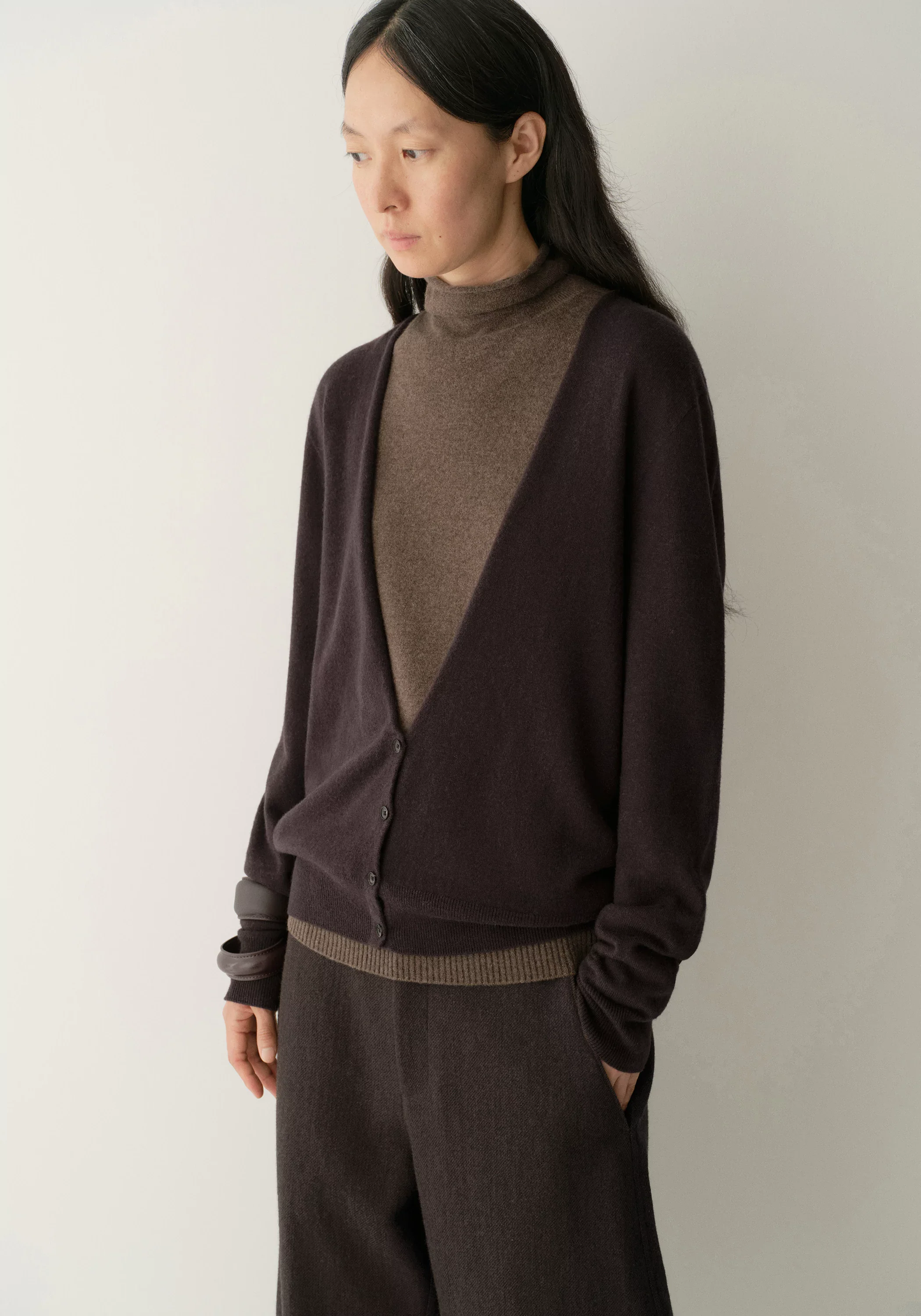 Merino Wool V-neck Seamless Cardigan - Image 7