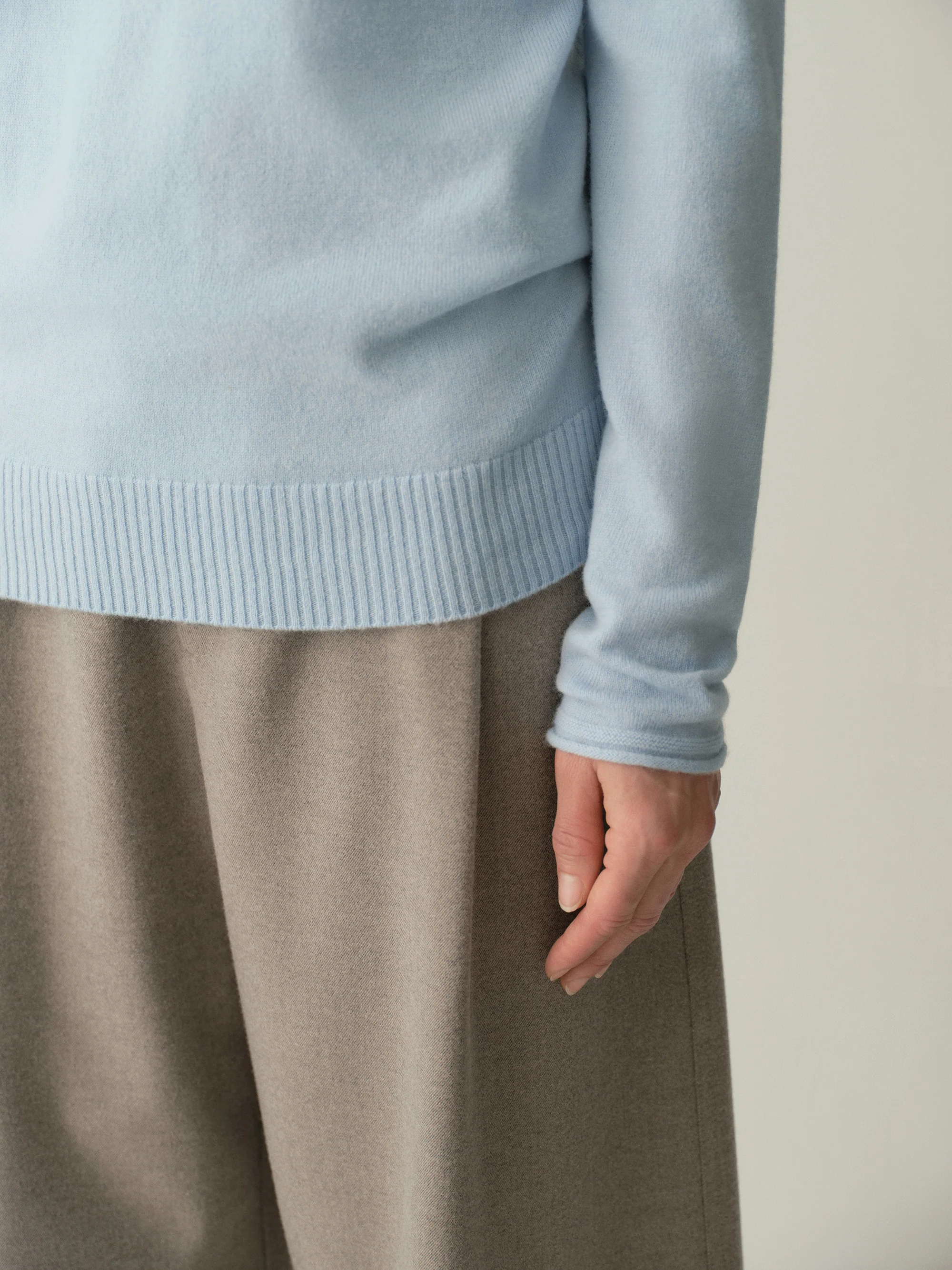 Wool Cashmere Seamless Top - Image 10