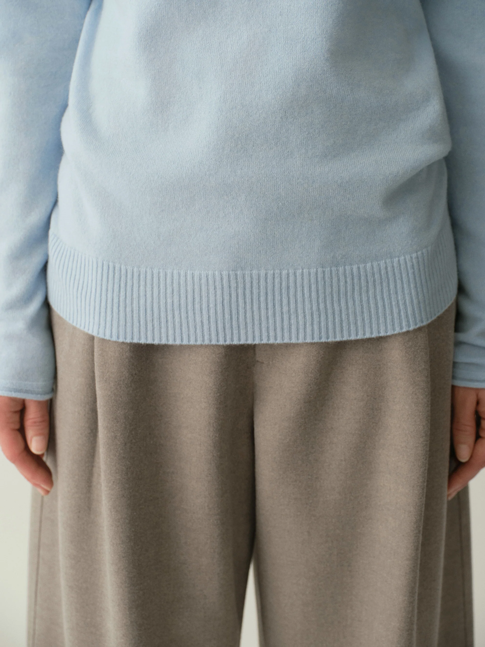 Wool Cashmere Seamless Top - Image 9