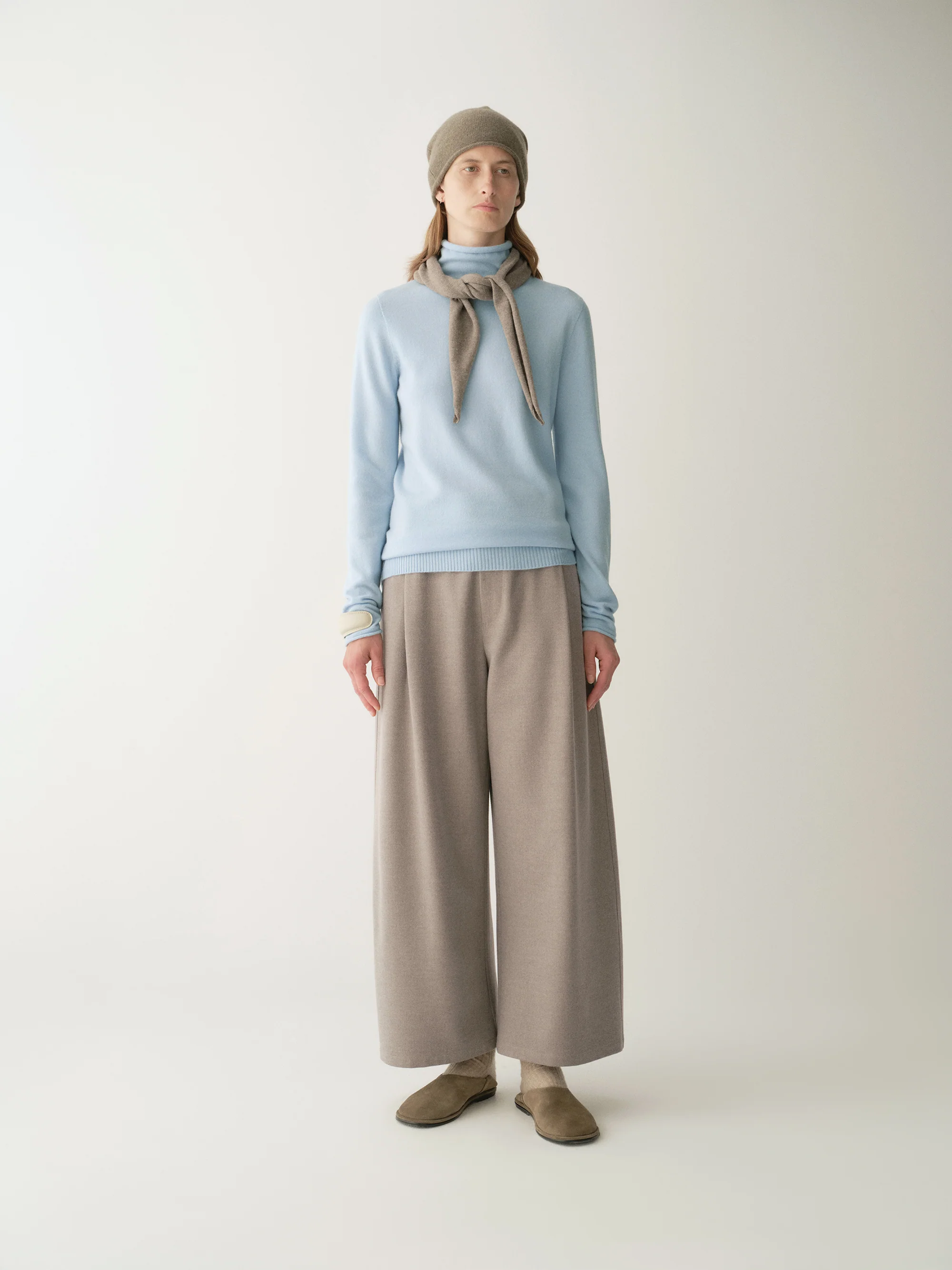 Asymmetric Wide-Leg Cropped Pants - Image 4