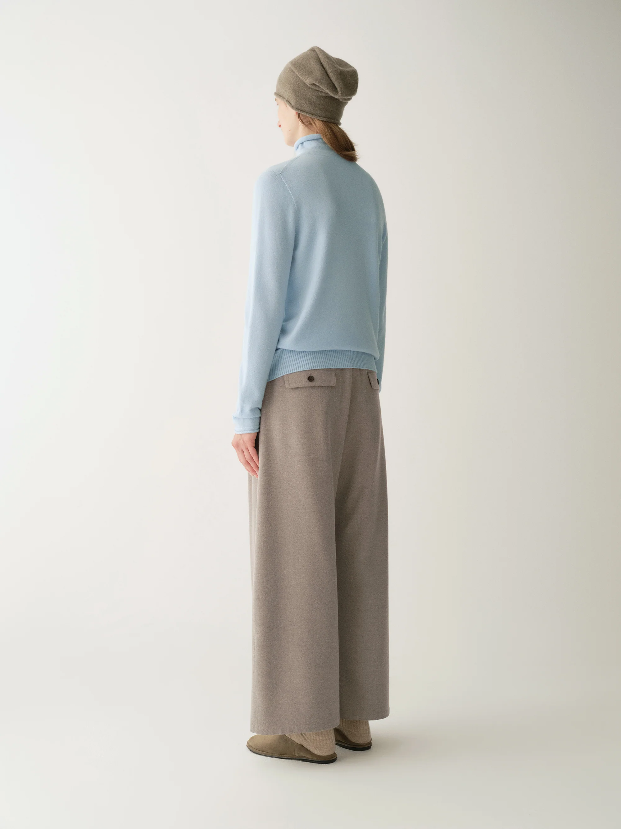 Asymmetric Wide-Leg Cropped Pants - Image 5