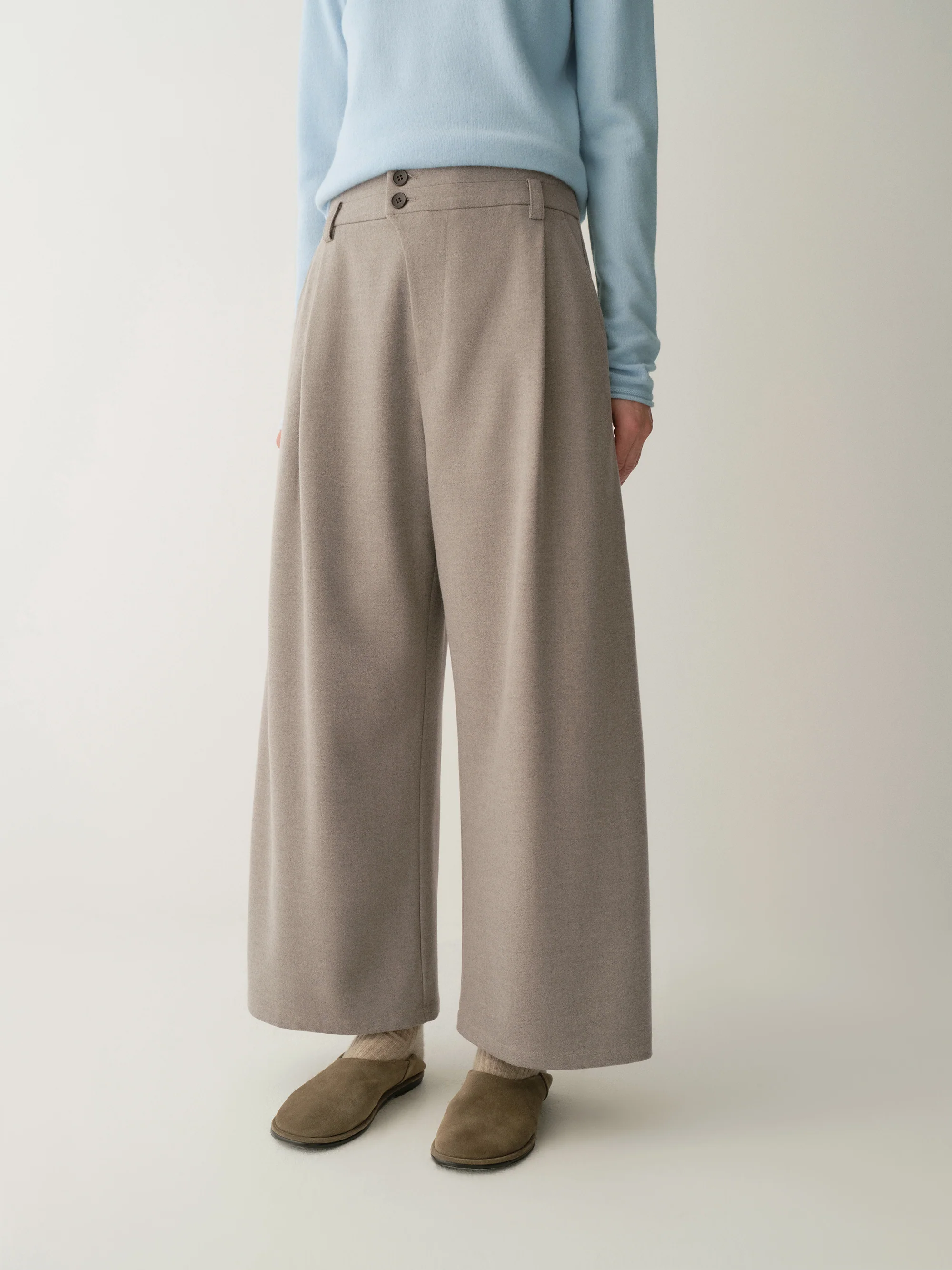 Asymmetric Wide-Leg Cropped Pants - Image 7