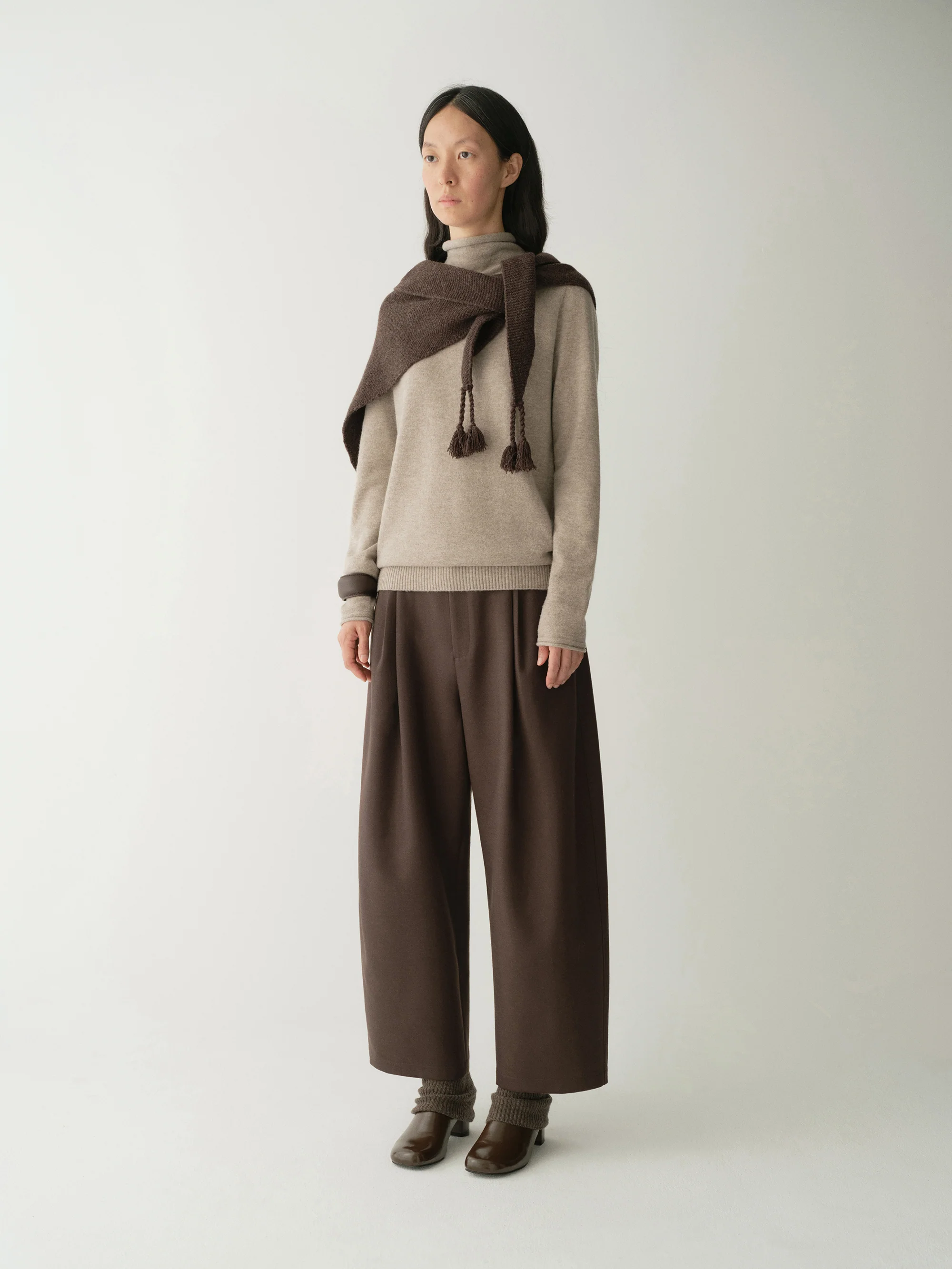Pleated Wool Cropped Pants - Image 5