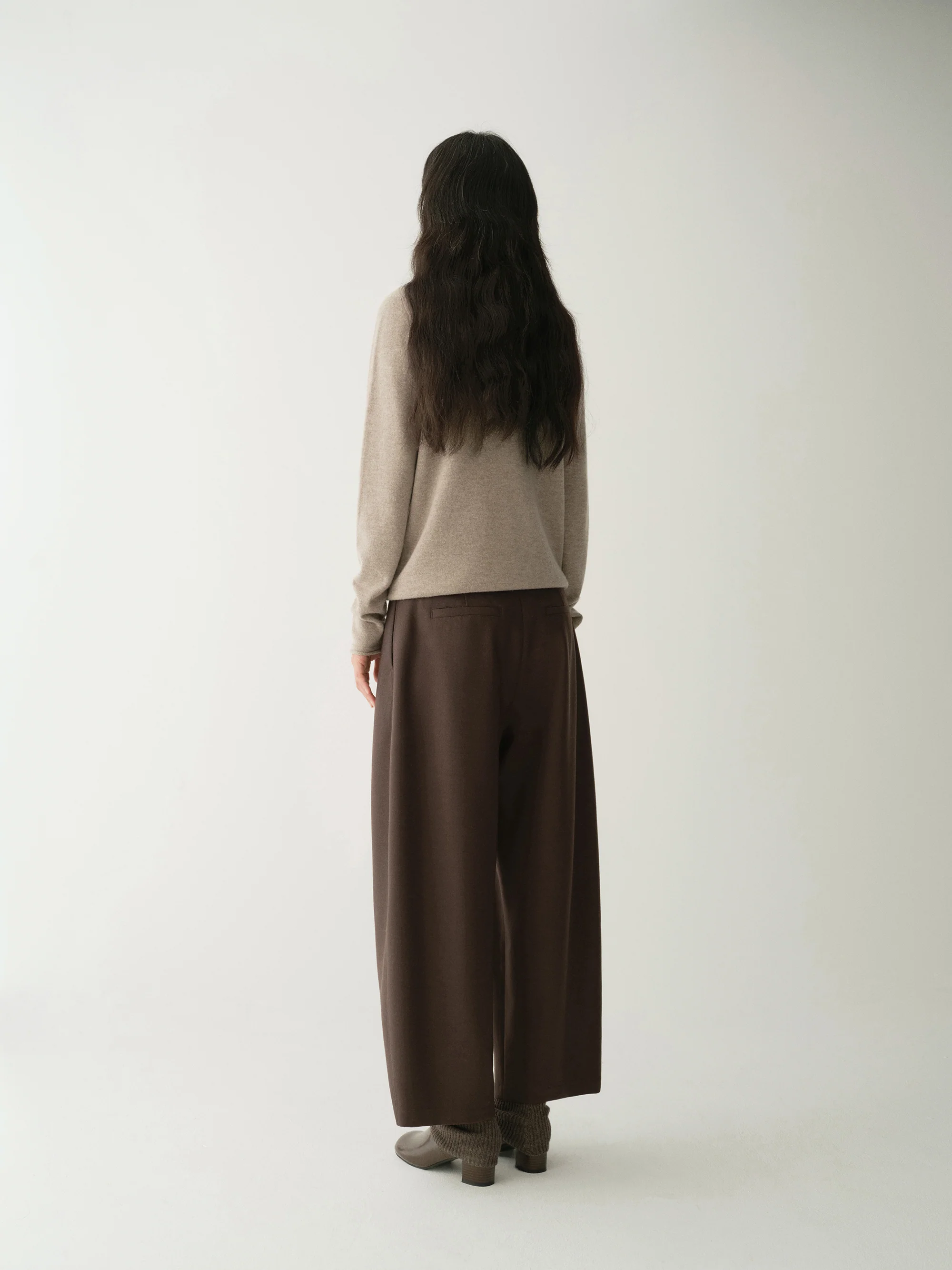 Pleated Wool Cropped Pants - Image 7