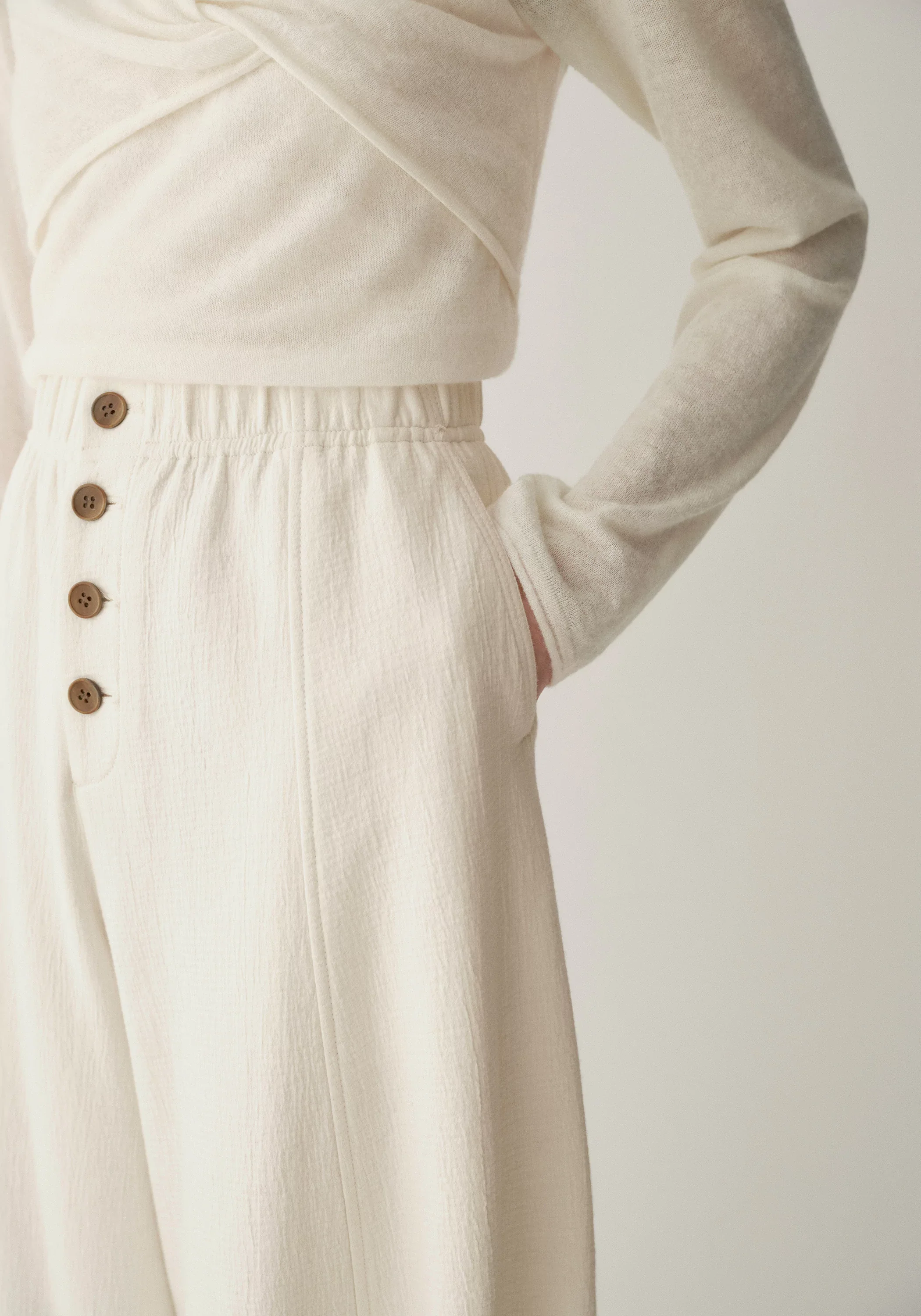Elasticated Curved-leg Knit Pants - Image 15