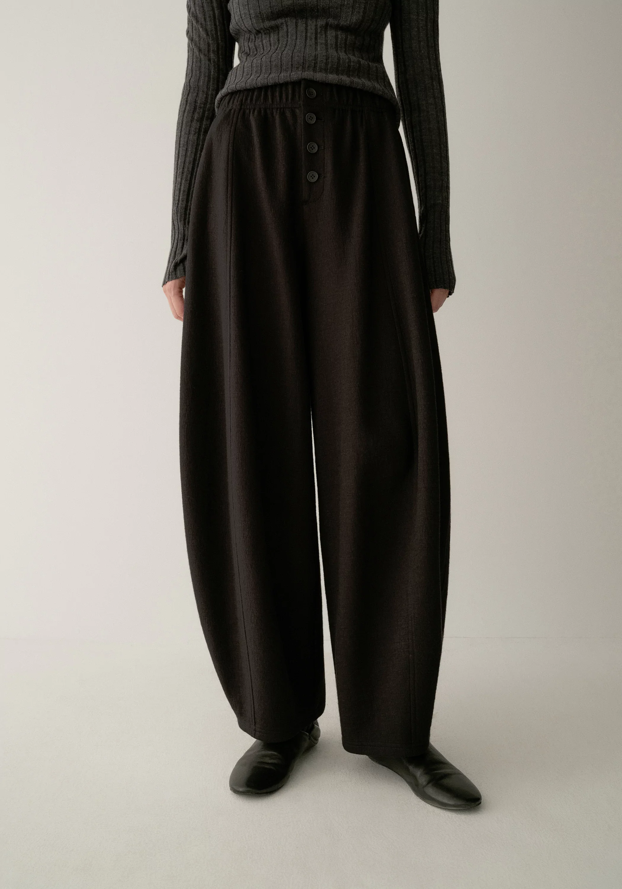 Elasticated Curved-leg Knit Pants - Image 6