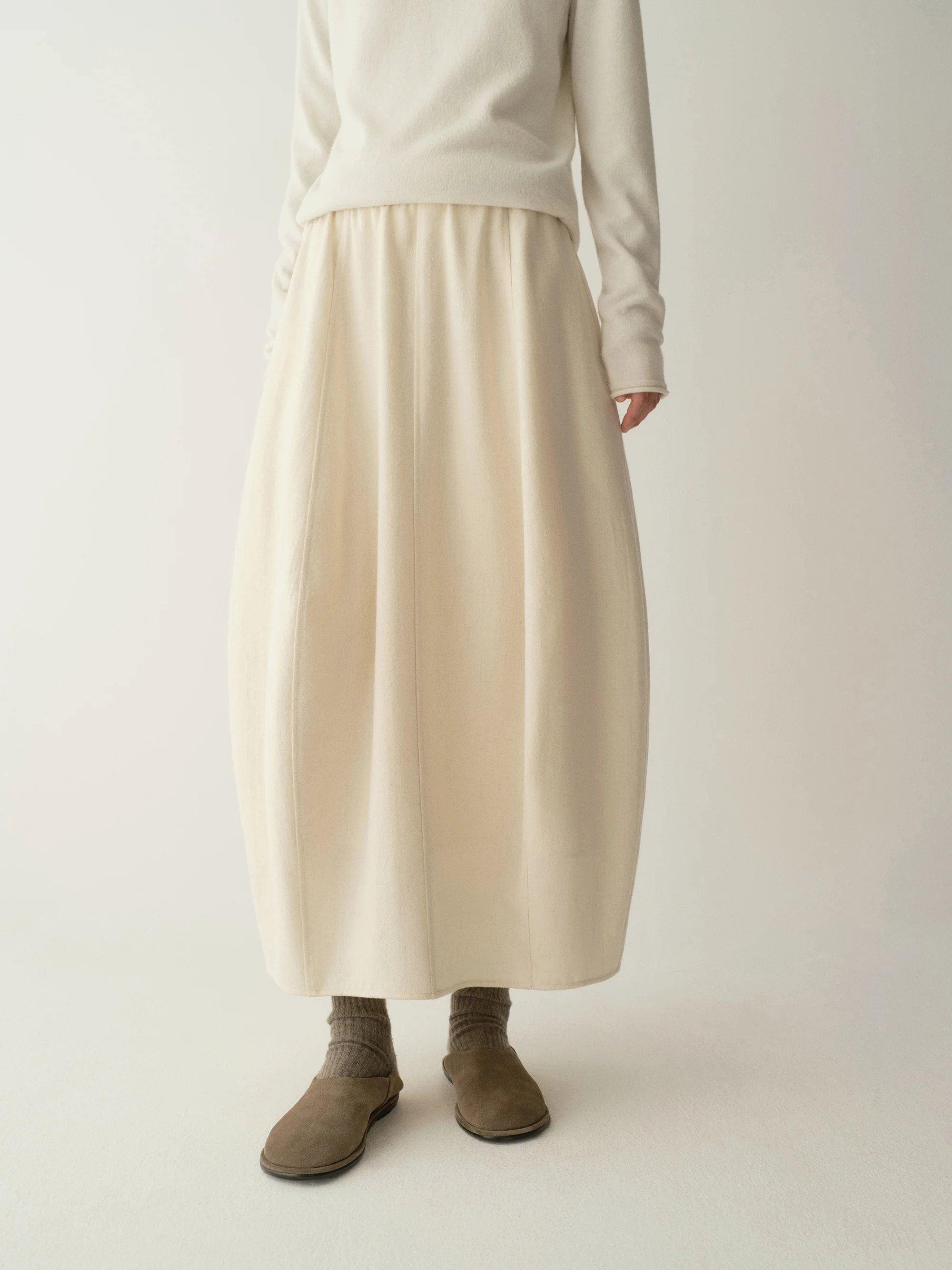 Bud-Shaped Wool Skirt - Image 16