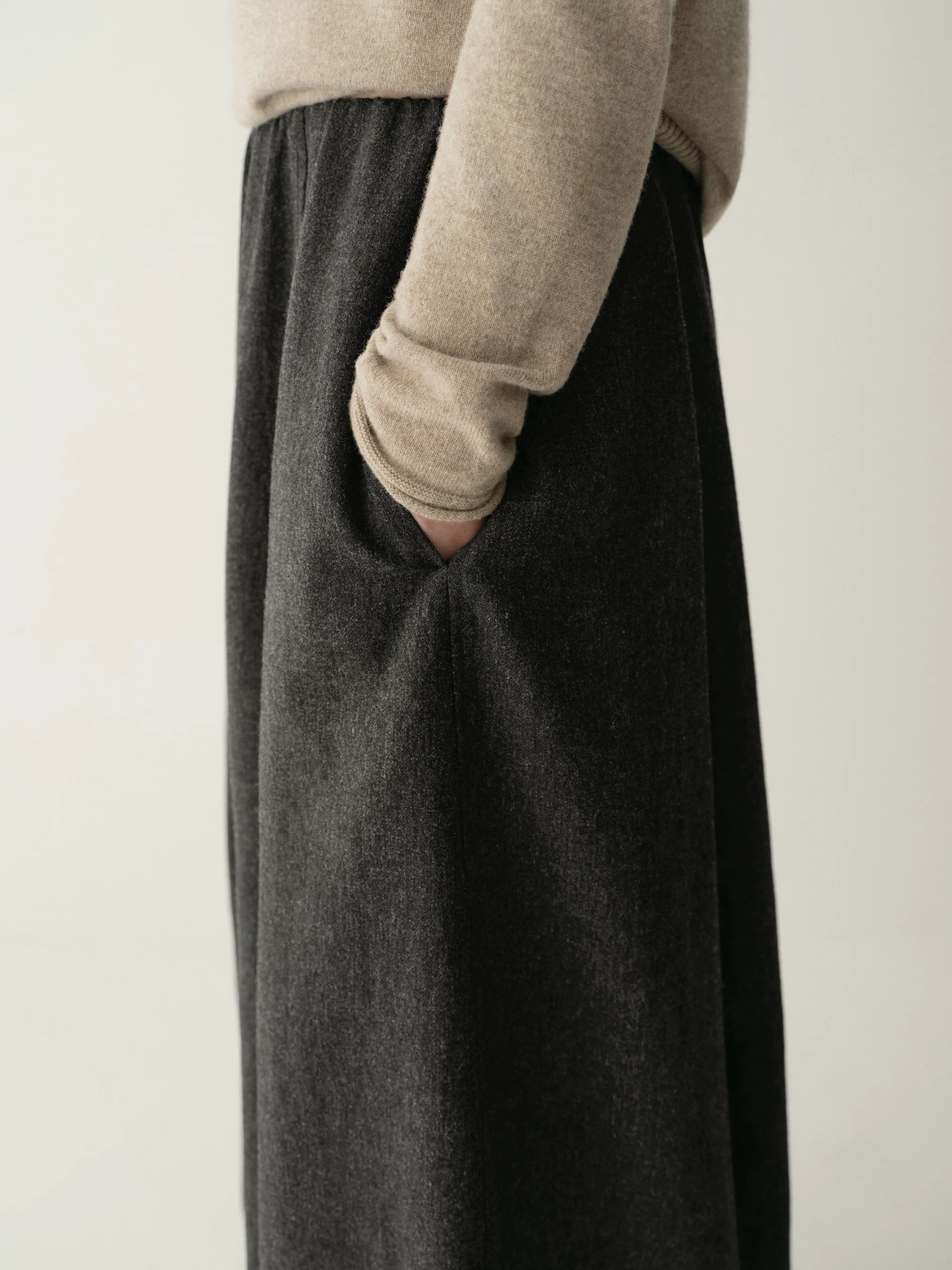 Bud-Shaped Wool Skirt - Image 8