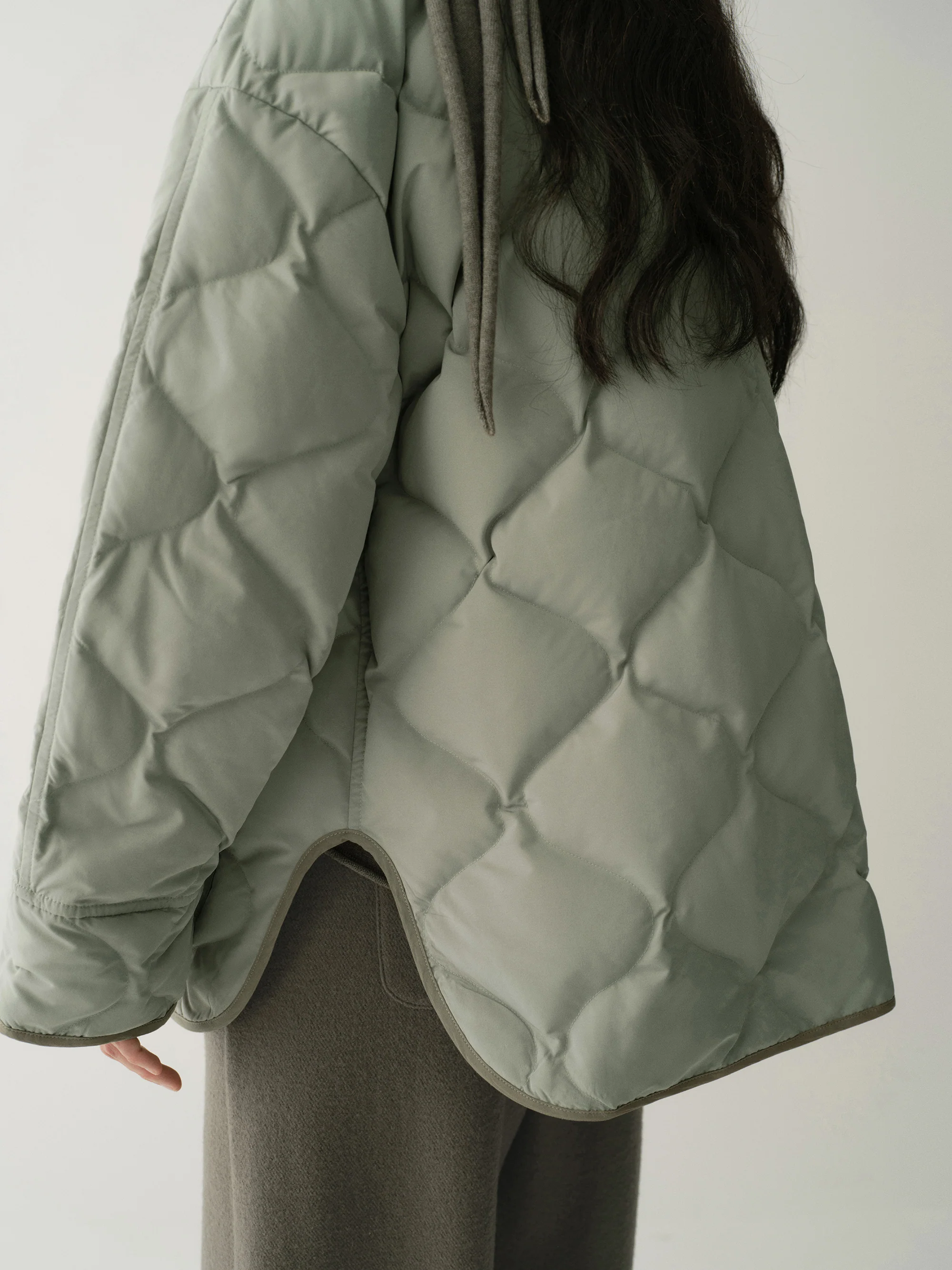 Short Contrast-panel Down Jacket - Image 11
