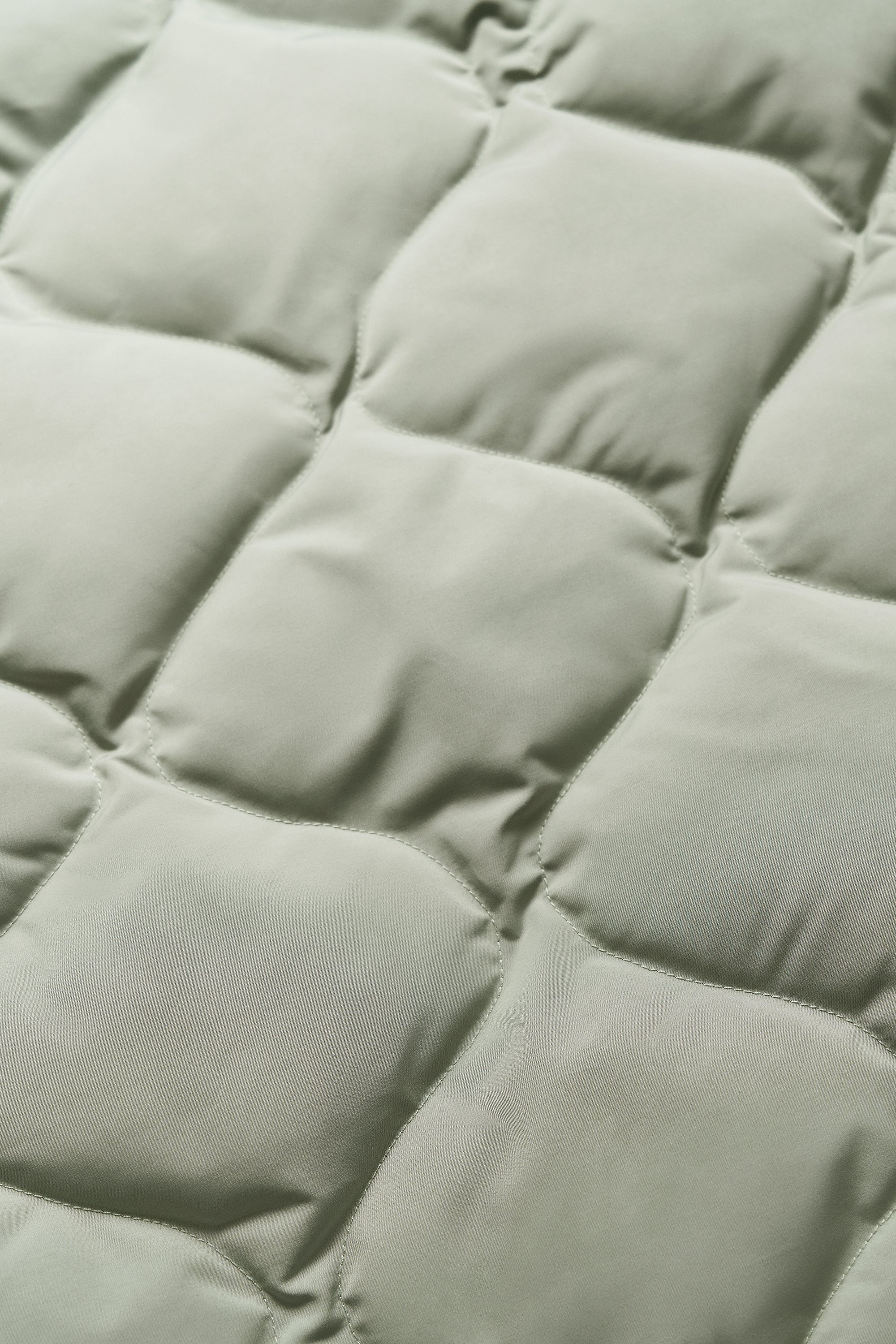 Short Contrast-panel Down Jacket - Image 12