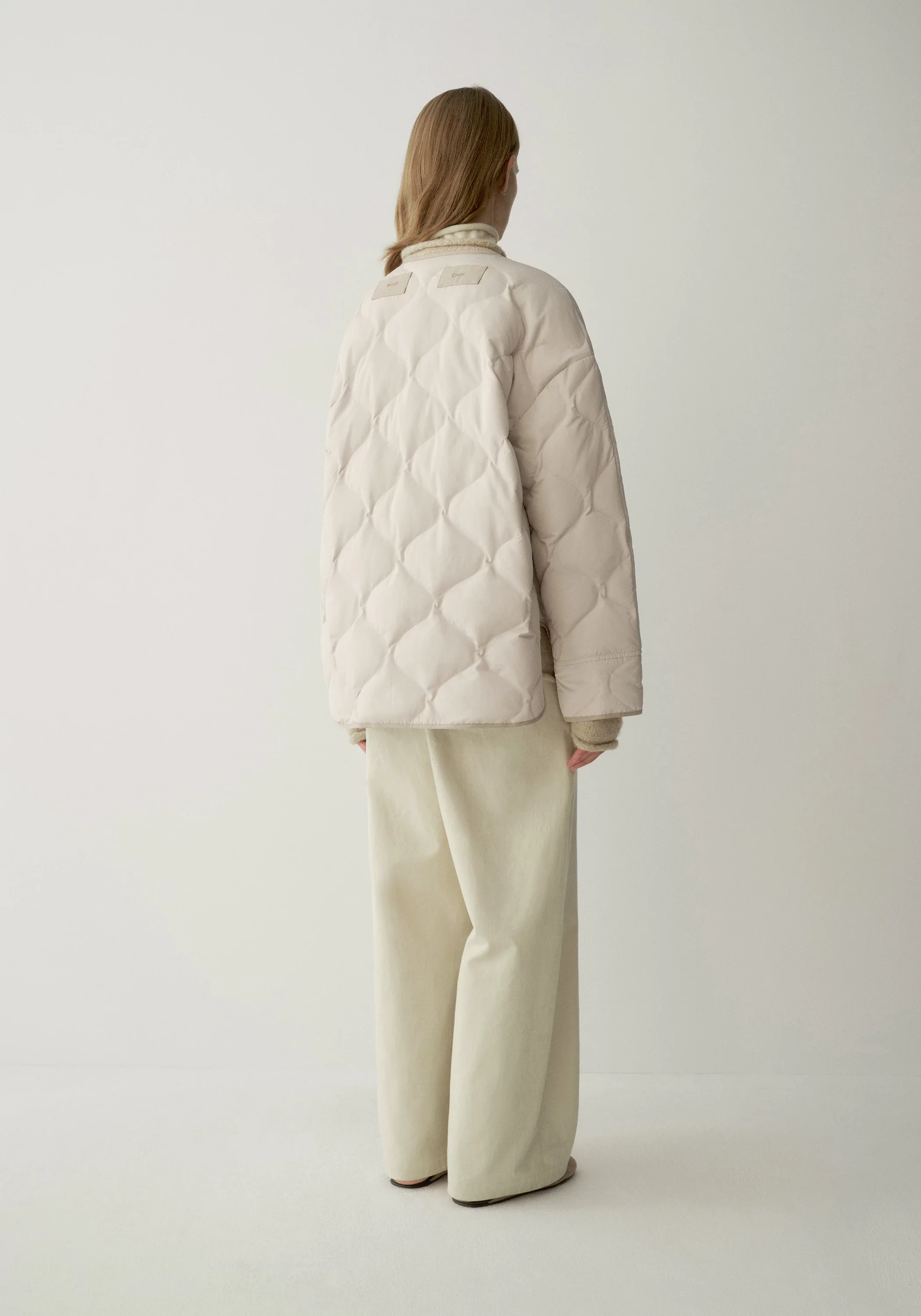 Short Contrast-panel Down Jacket - Image 23