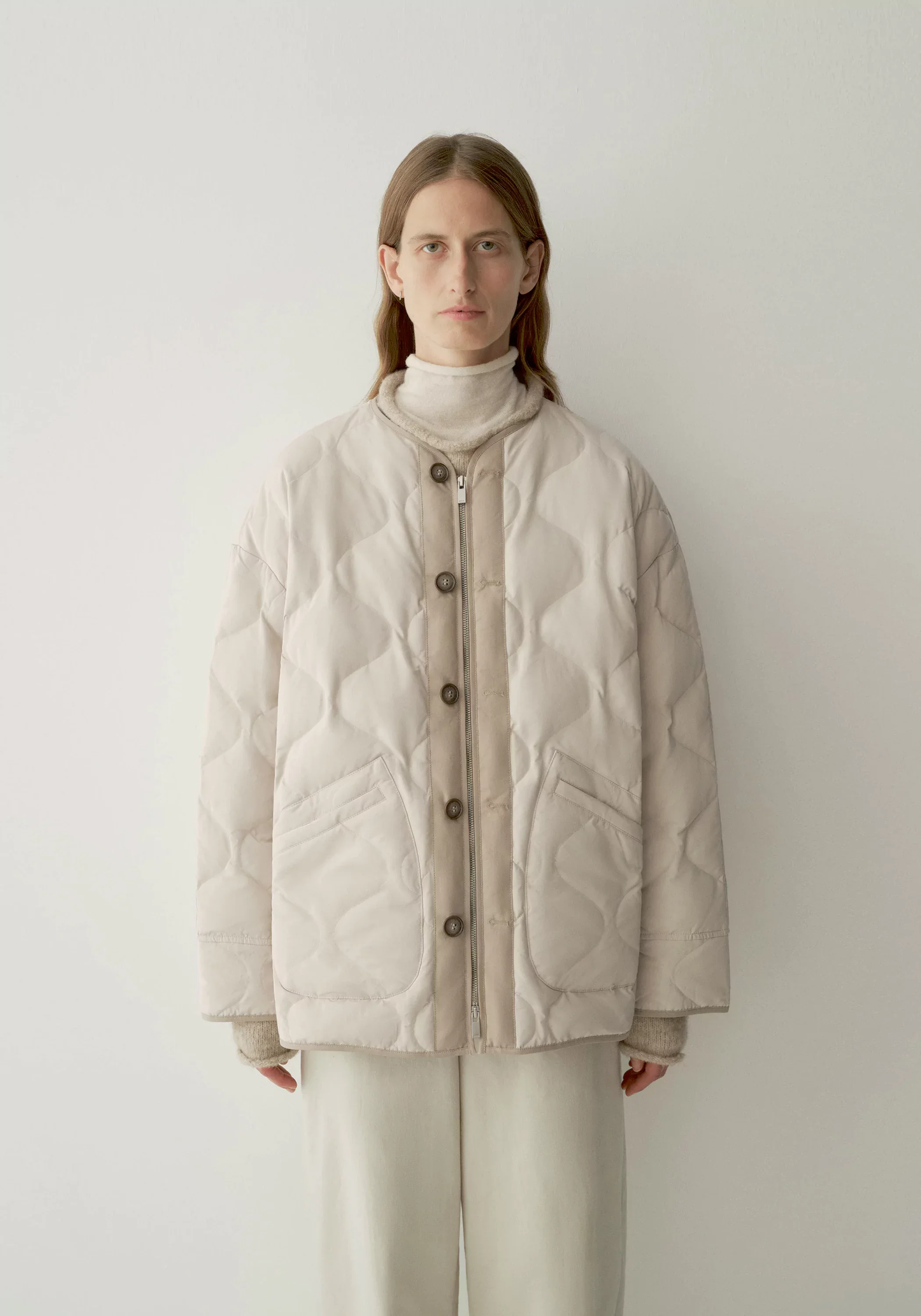 Short Contrast-panel Down Jacket - Image 4