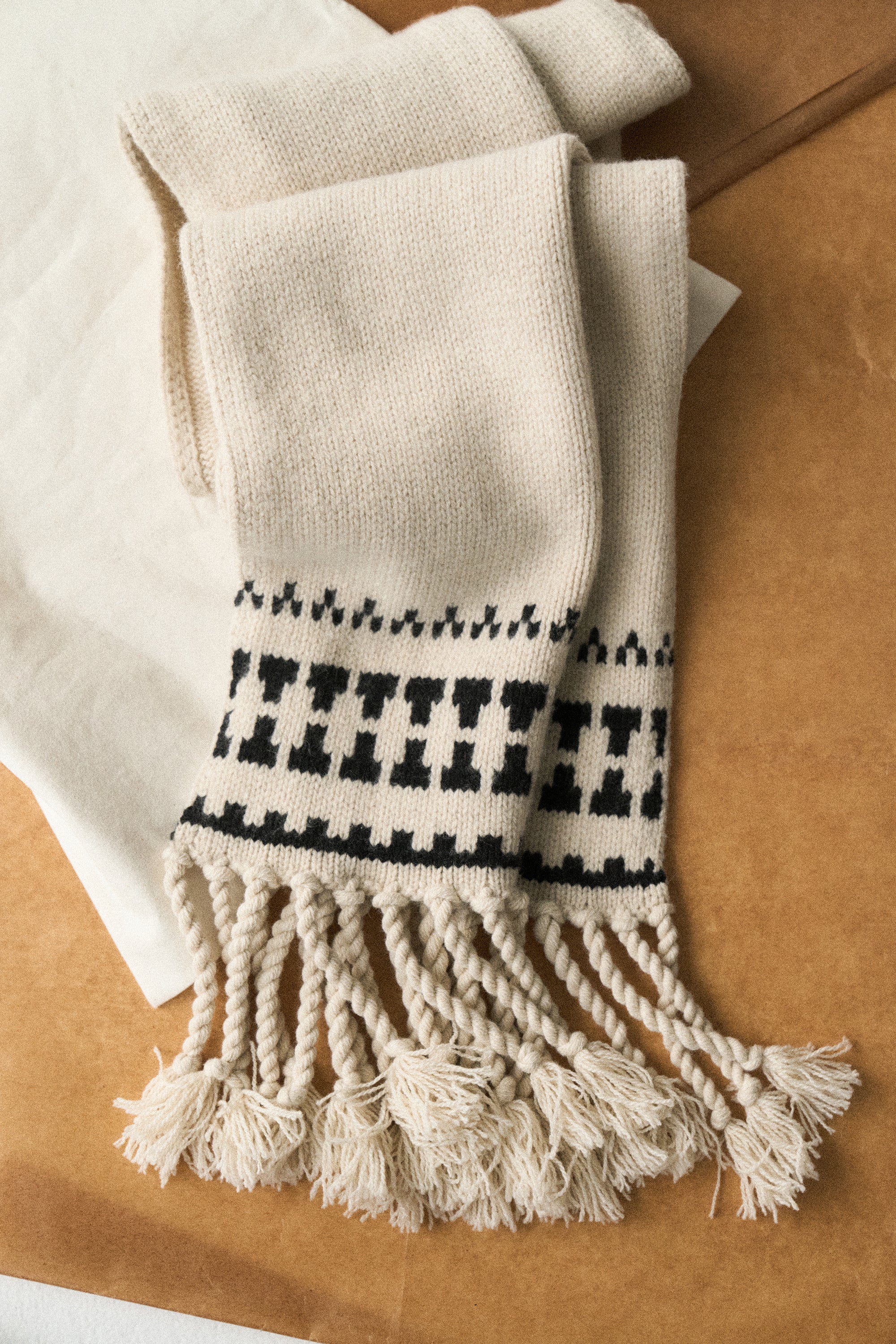 Fair Isle Handwovn Scarf - Image 11