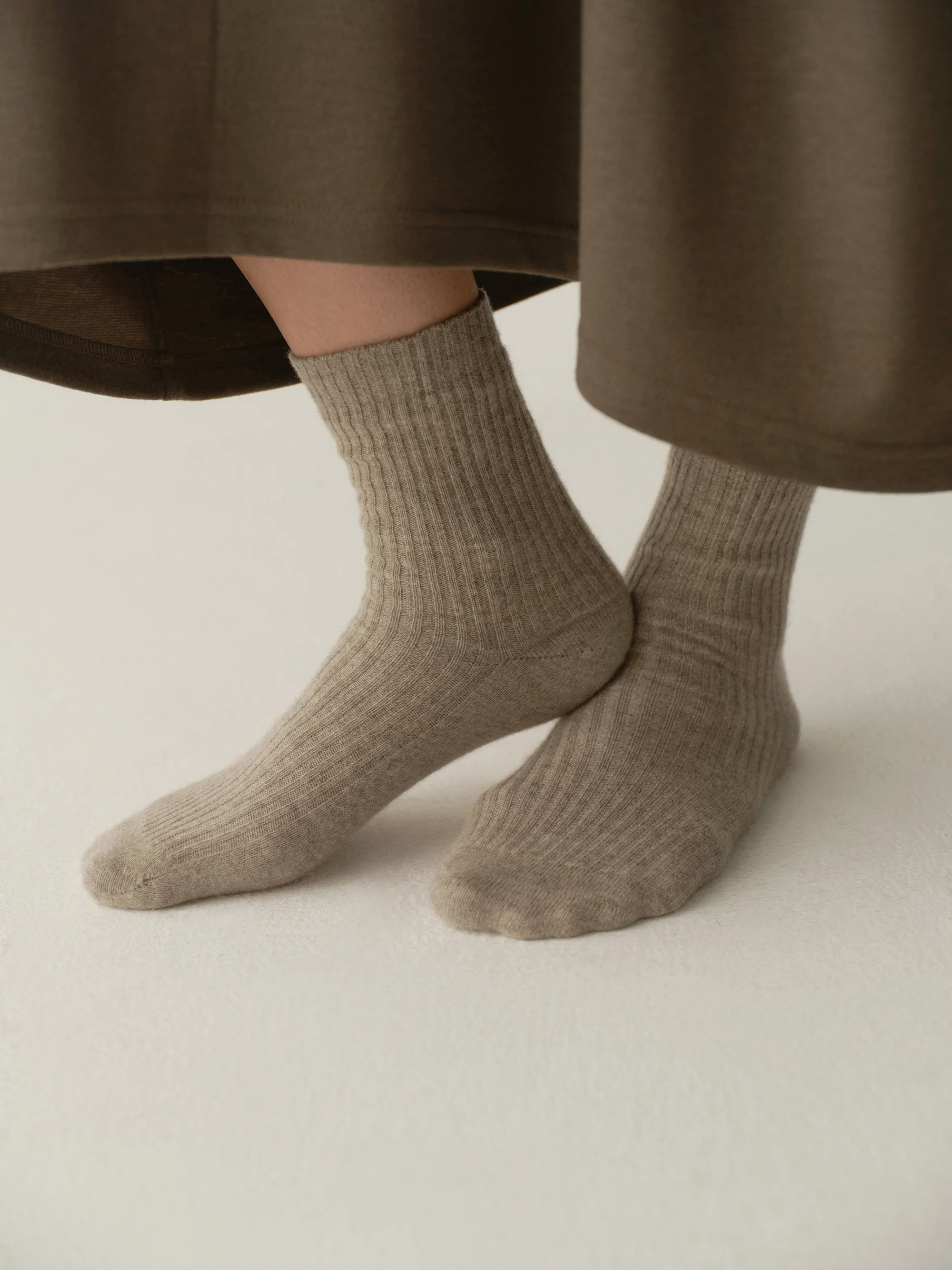 Wool Ribbed Knit Mid-calf Socks - Image 6