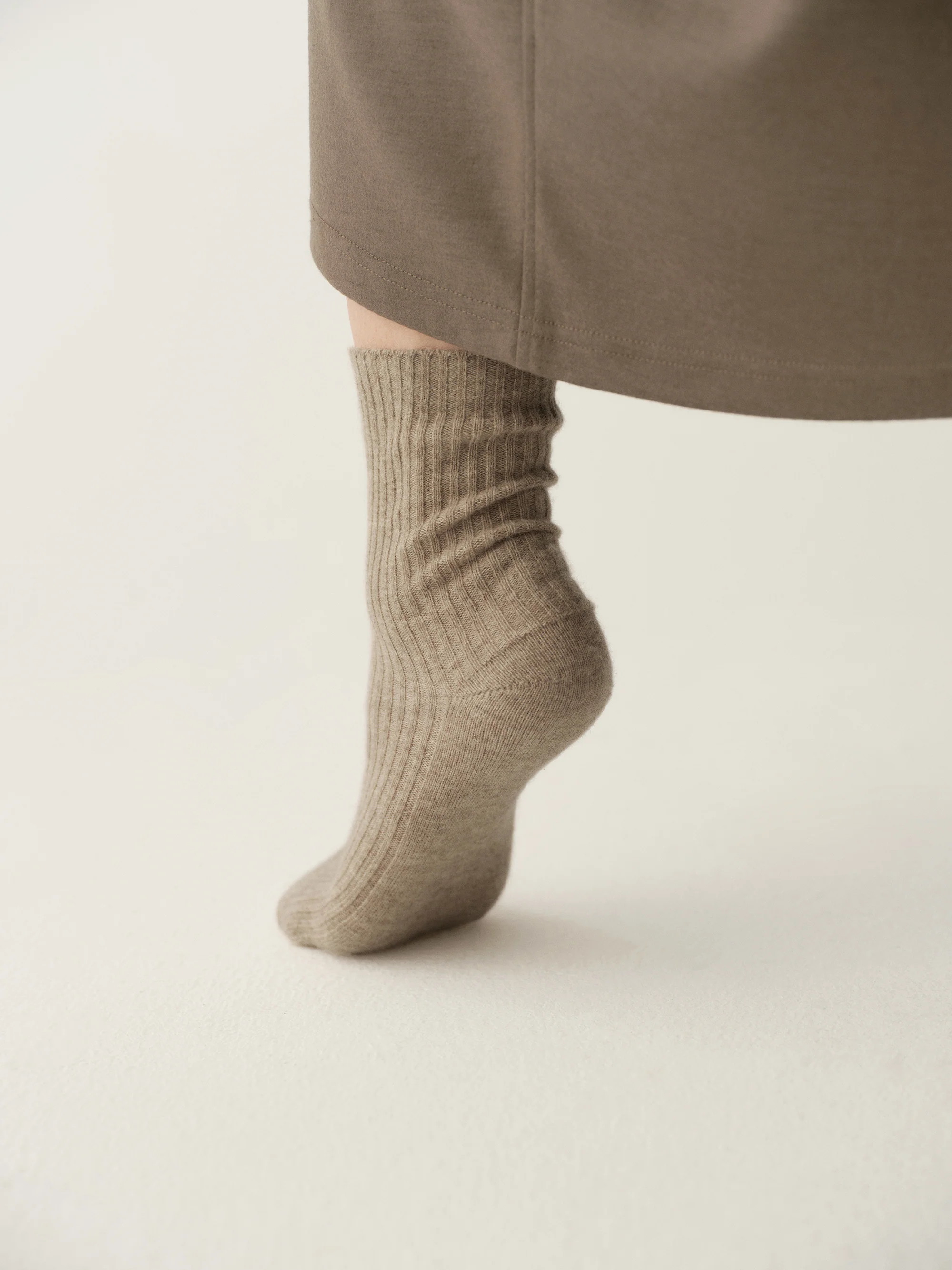 Wool Ribbed Knit Mid-calf Socks - Image 8
