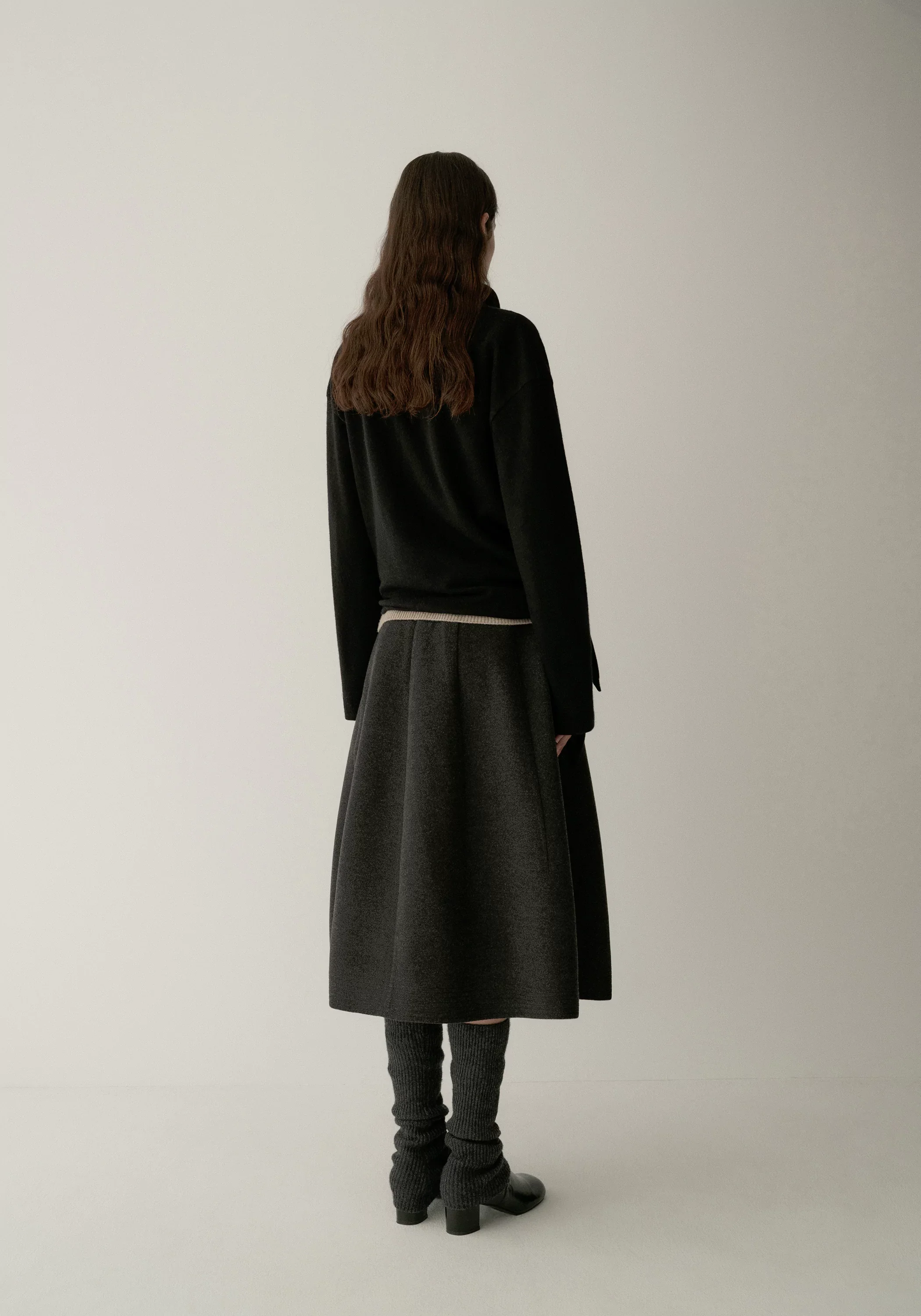 Gathered Knot-detail Turtleneck Knit Top - Image 15