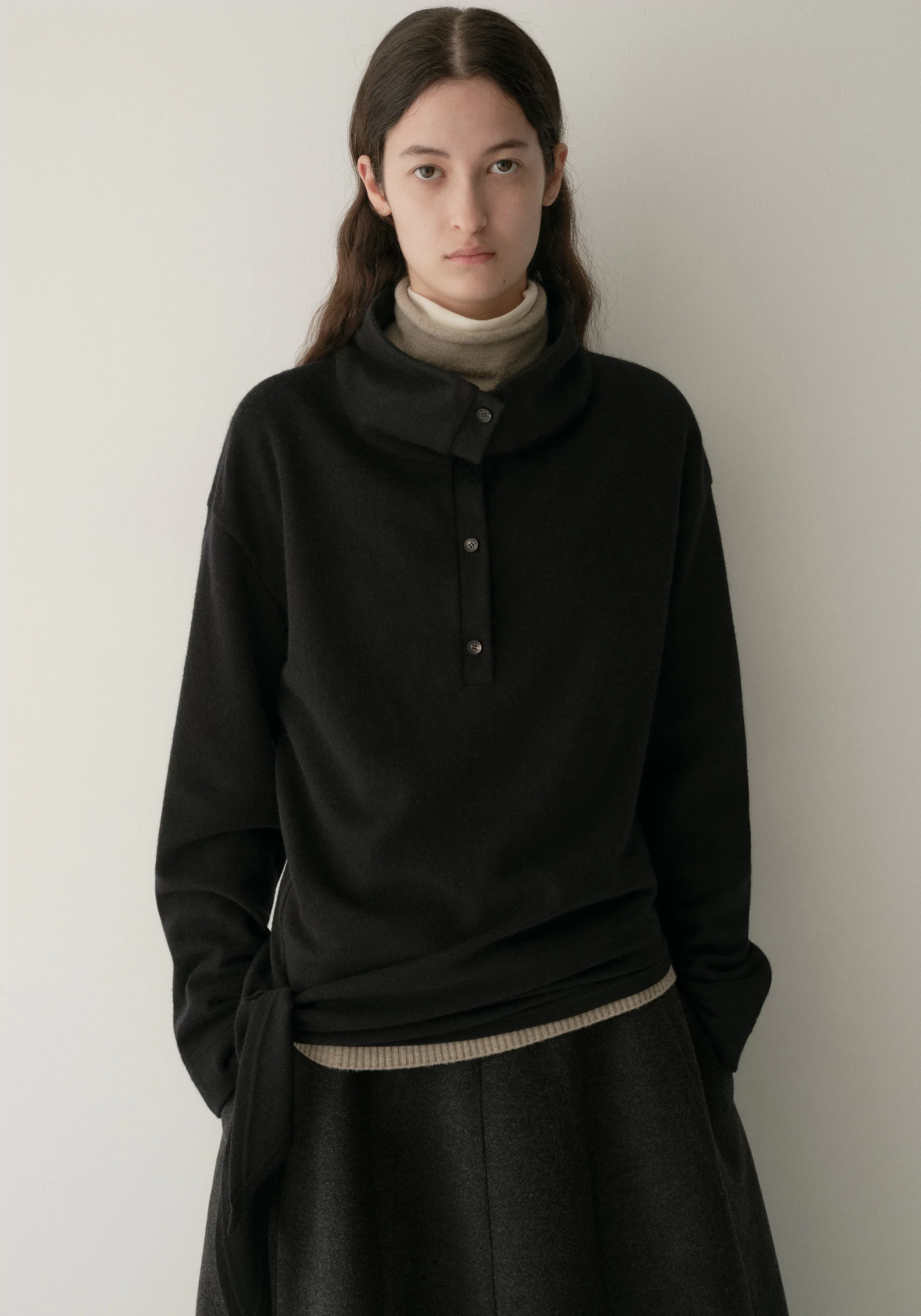 Gathered Knot-detail Turtleneck Knit Top - Image 16