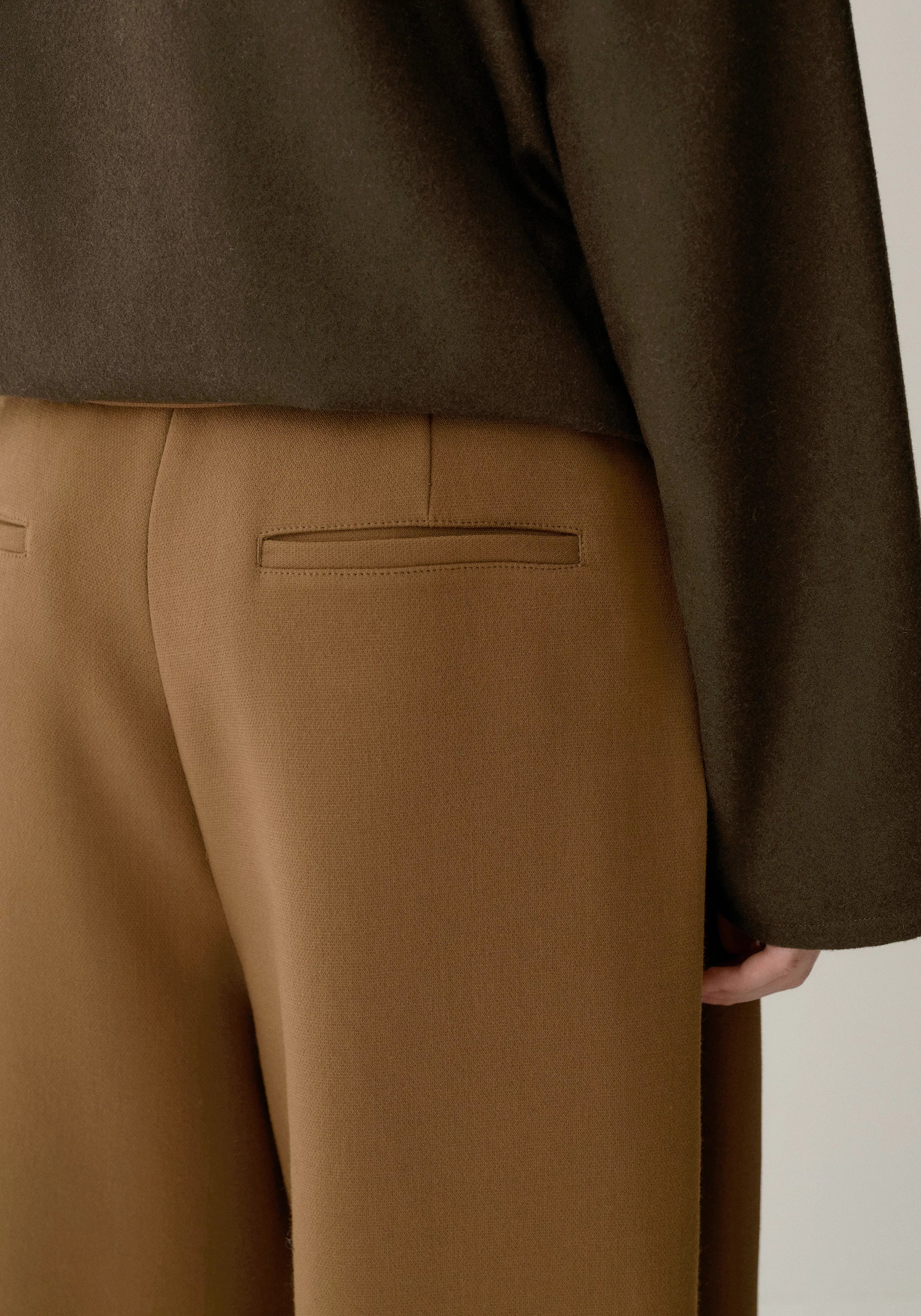 Side-pleated Curved Pants - Image 15