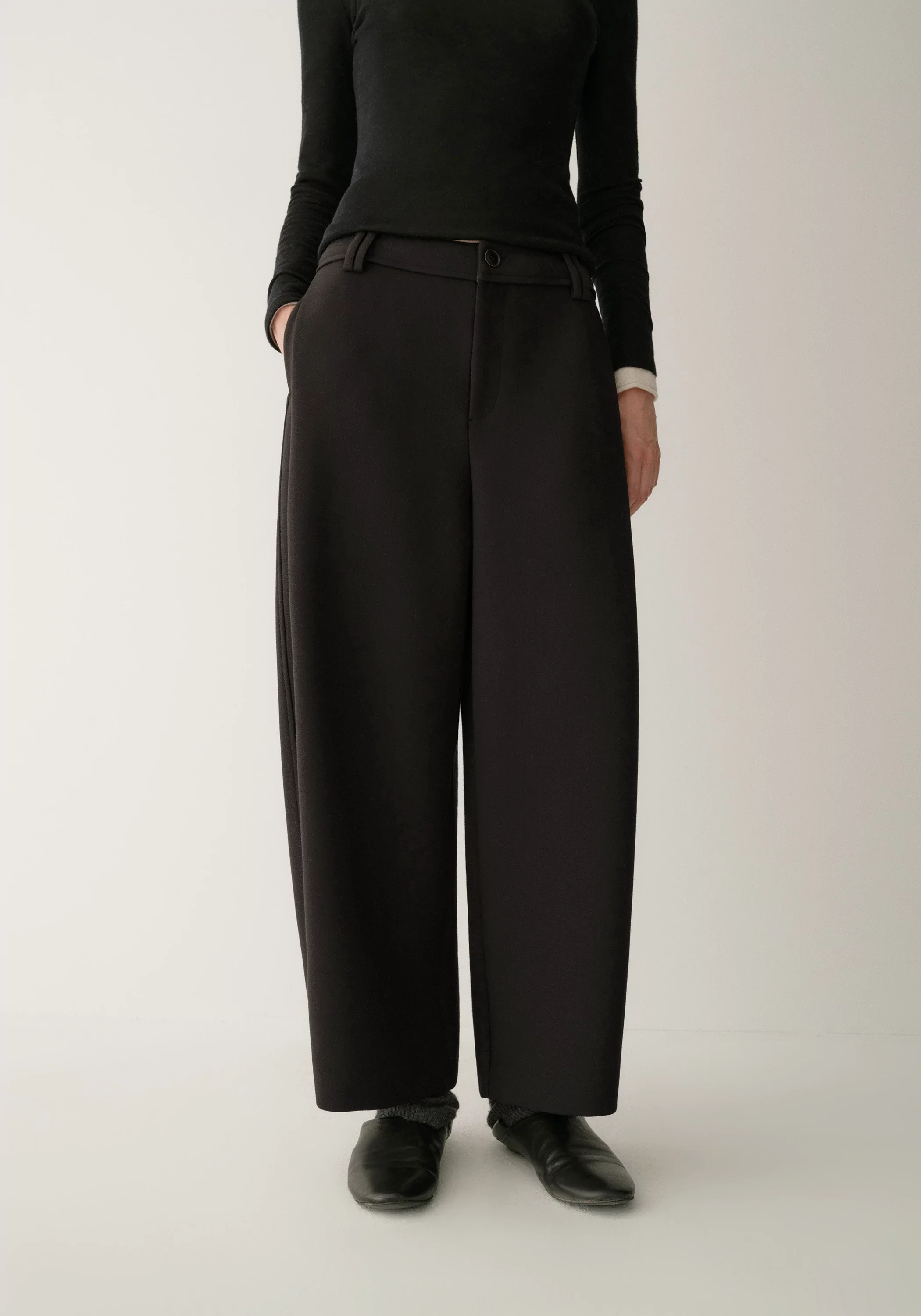 Side-pleated Curved Pants - Image 7