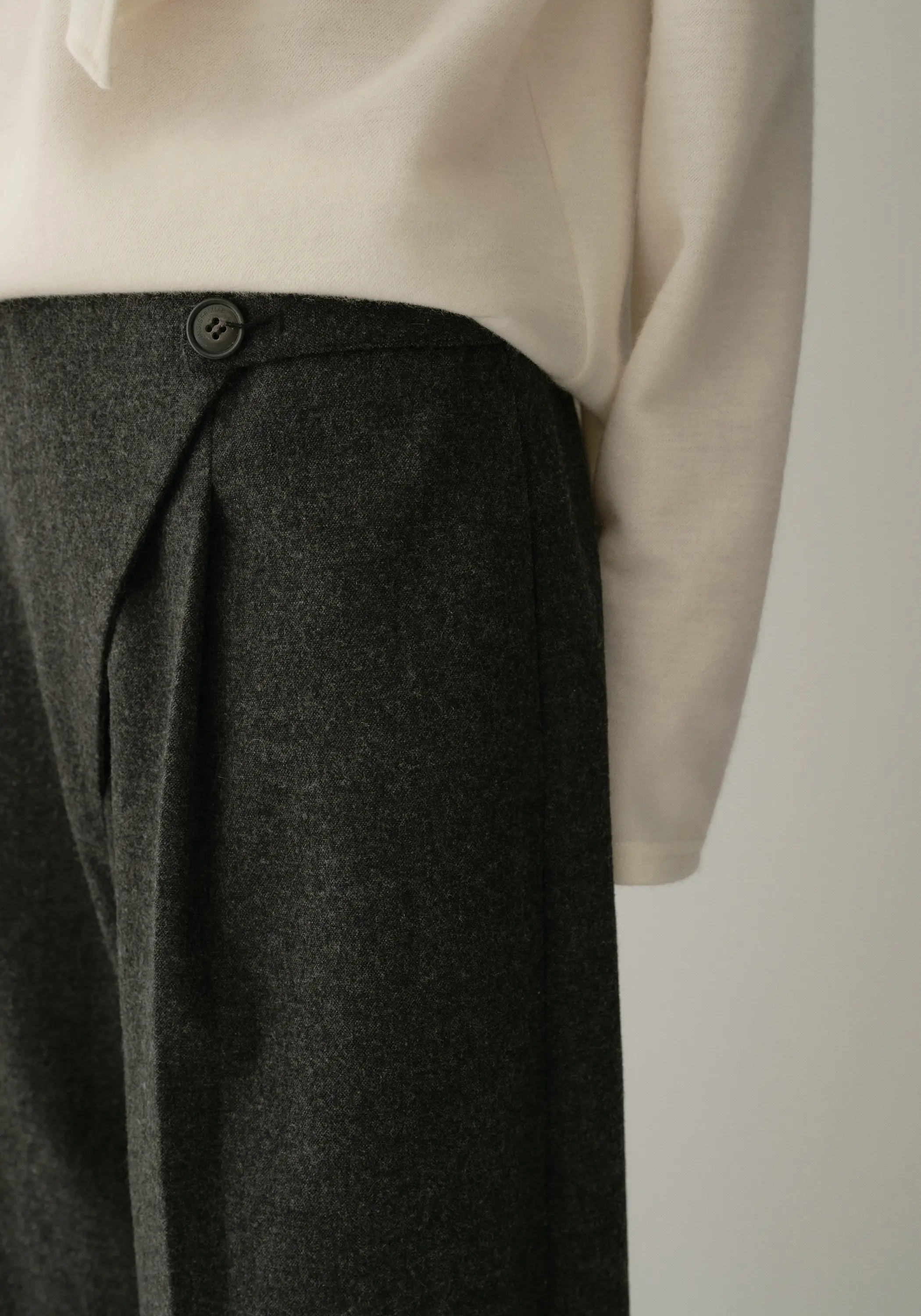 Asymmetric Cropped Pants - Image 13