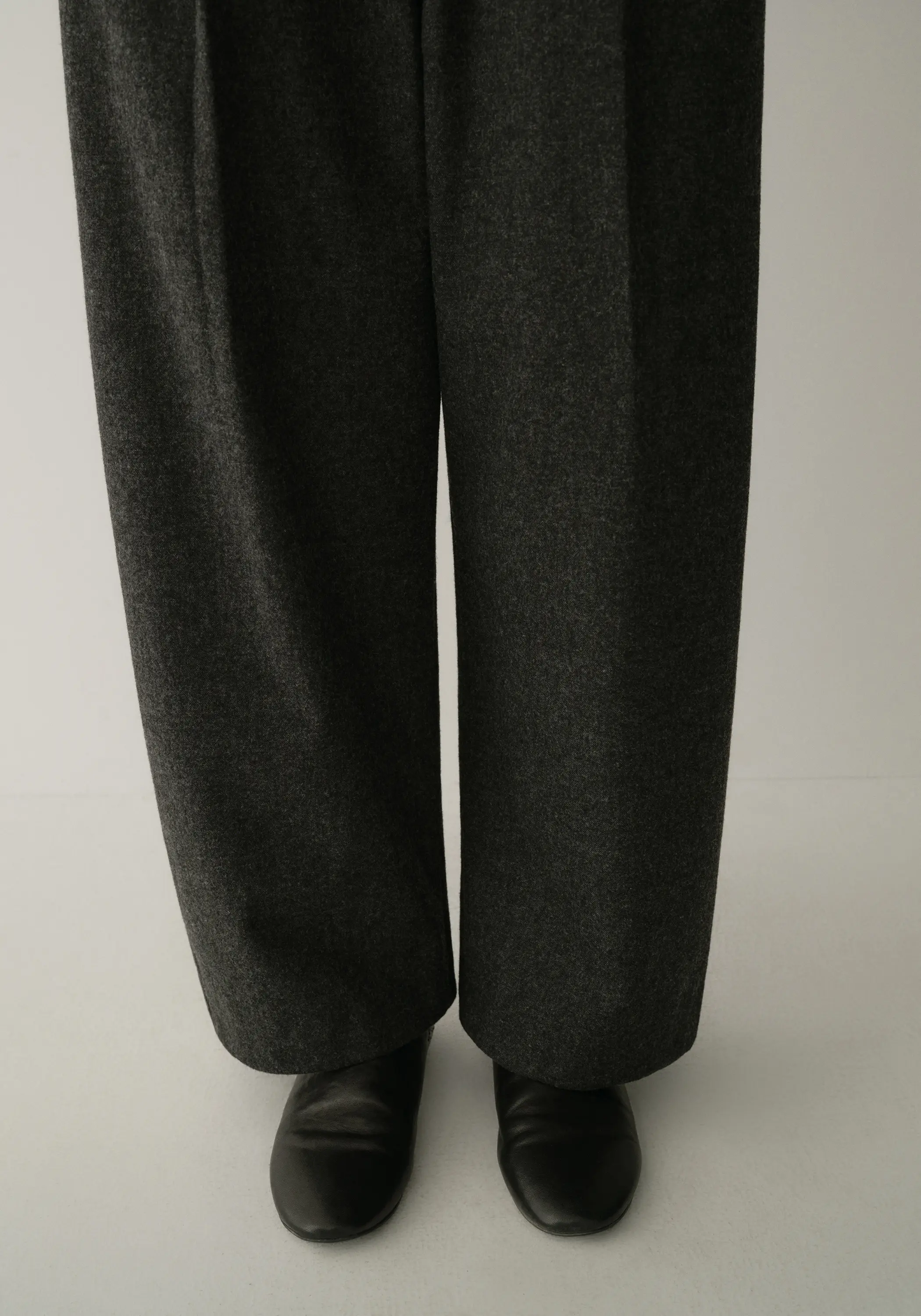 Asymmetric Cropped Pants - Image 14