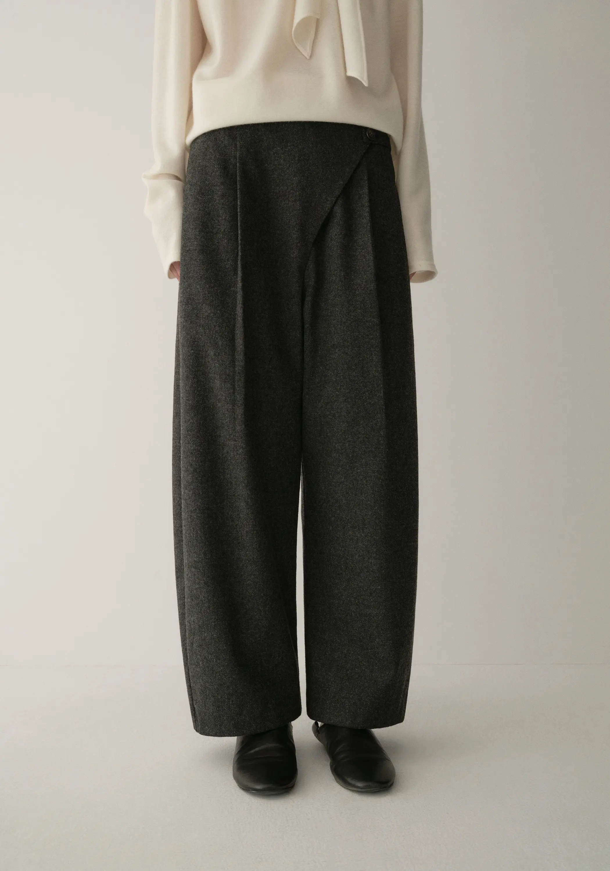 Asymmetric Cropped Pants - Image 9