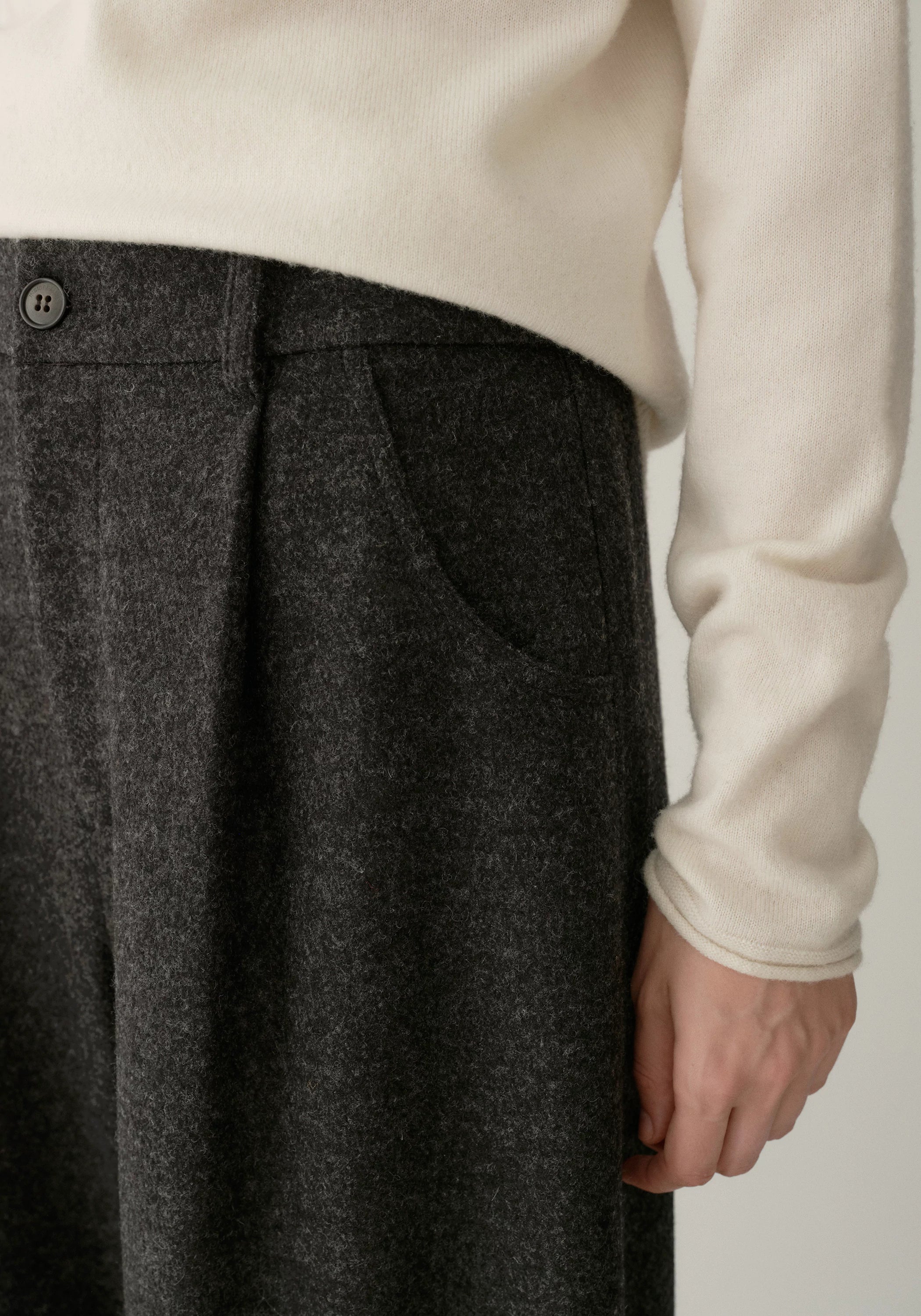 Elasticated Wool Tapered Pants - Image 10