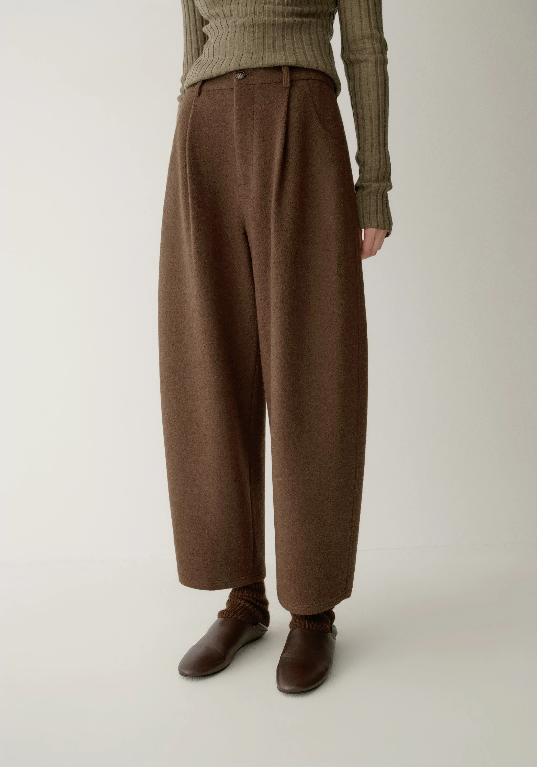 Elasticated Wool Tapered Pants - Image 16