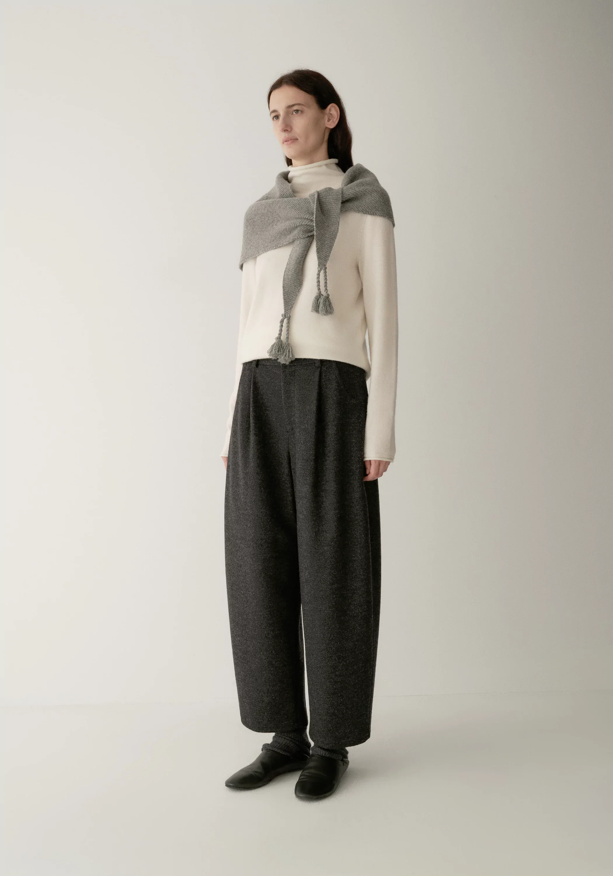 Elasticated Wool Tapered Pants - Image 4