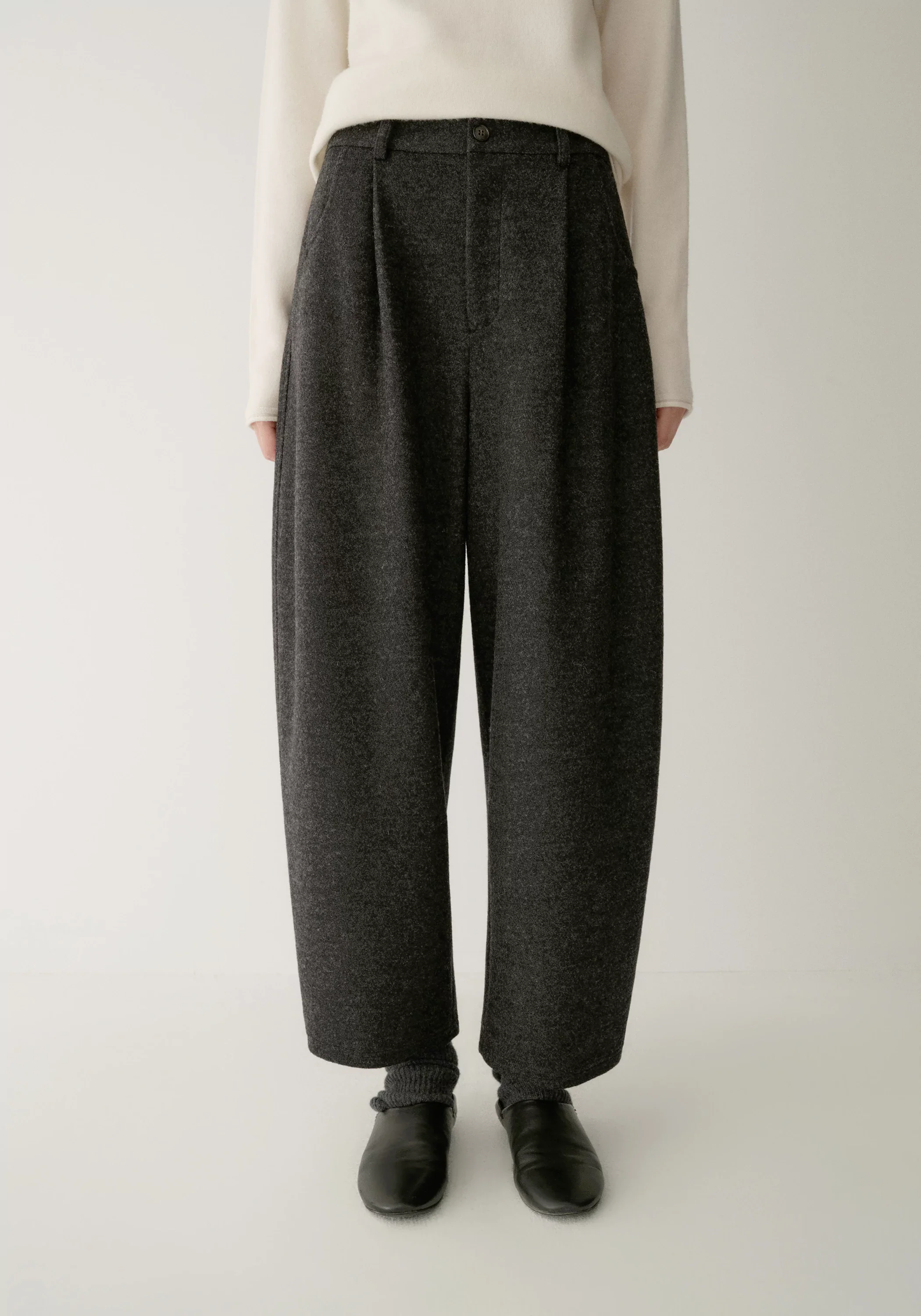 Elasticated Wool Tapered Pants - Image 6