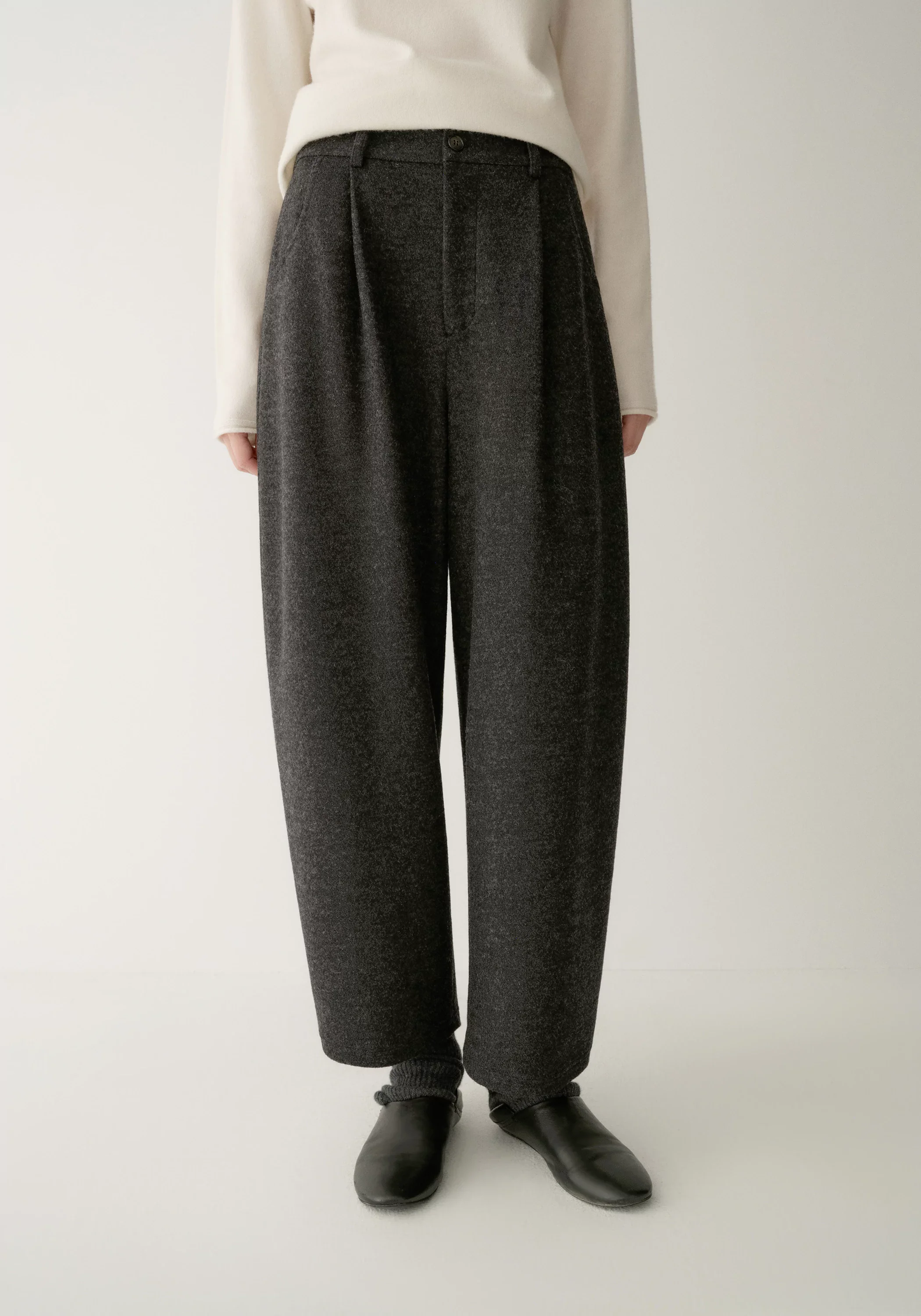 Elasticated Wool Tapered Pants - Image 8