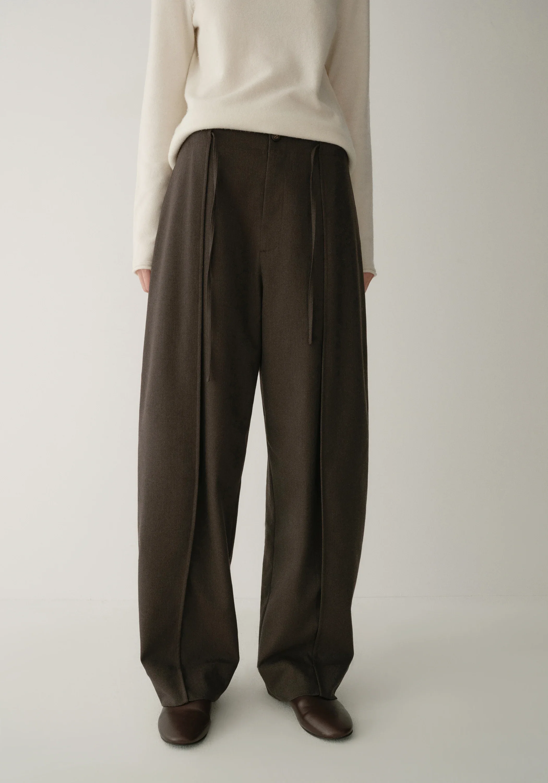 Waistband-Free Curved Pants - Image 13