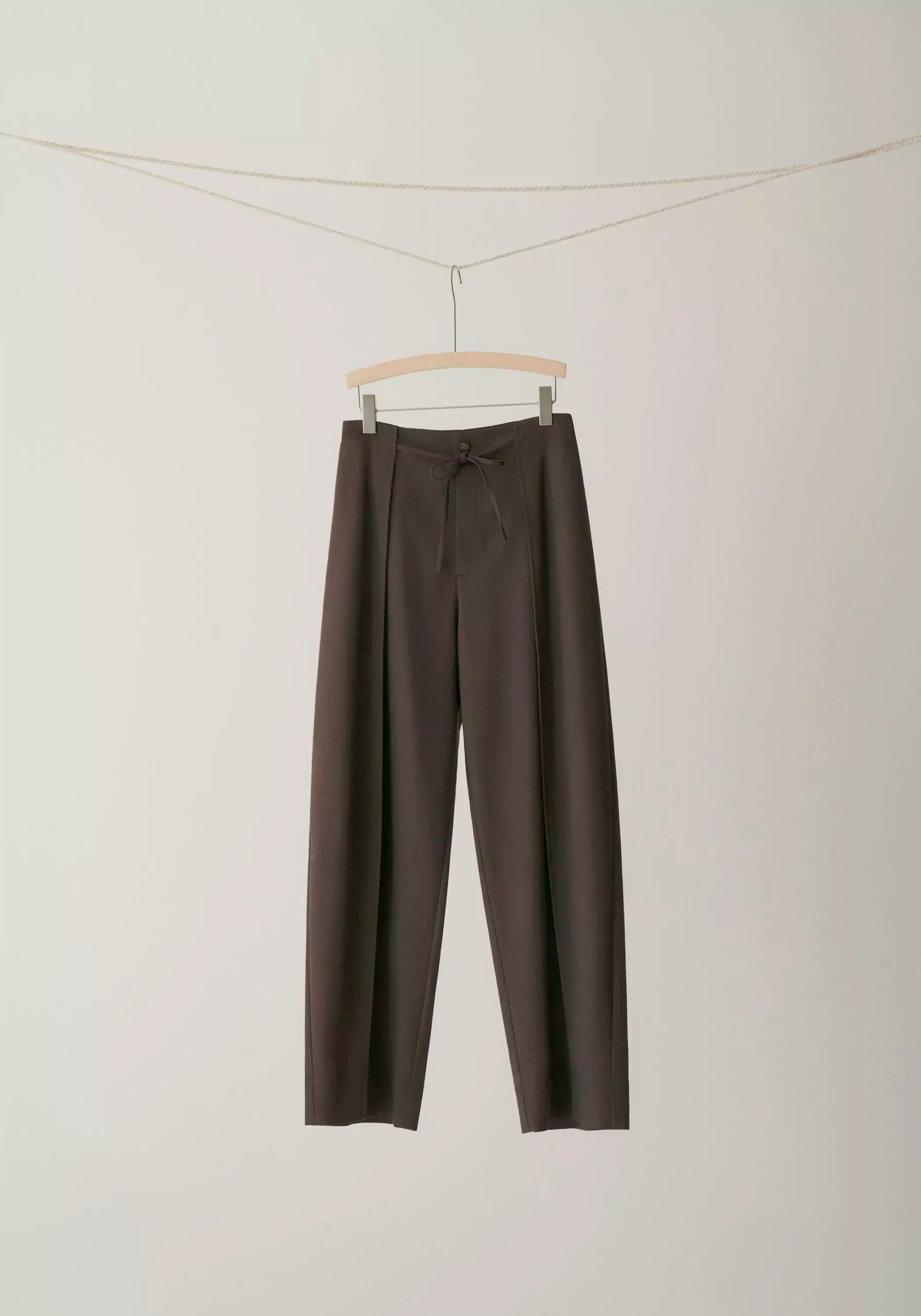Waistband-Free Curved Pants - Image 20