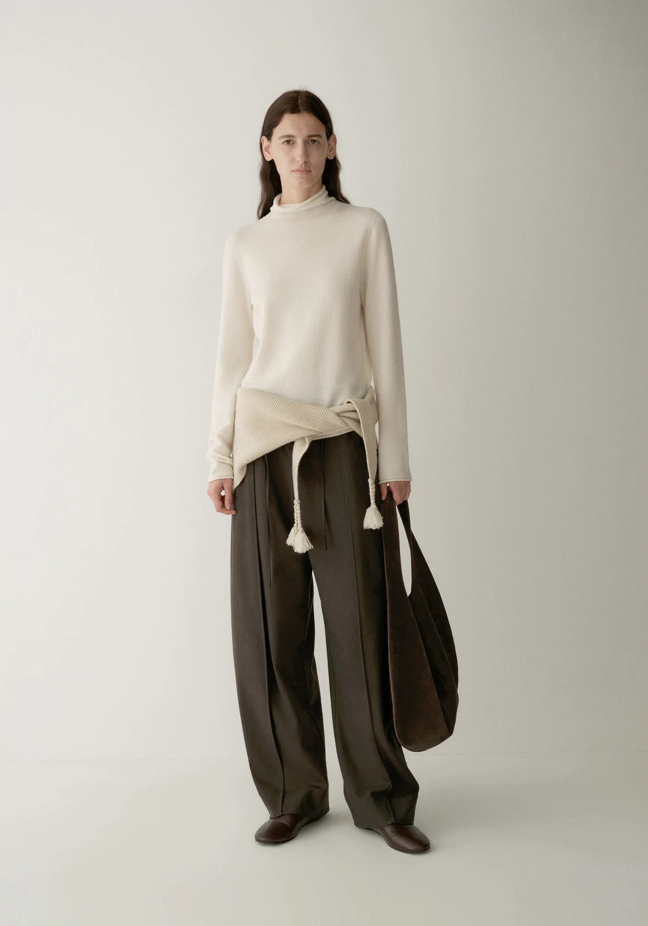 Waistband-Free Curved Pants - Image 3