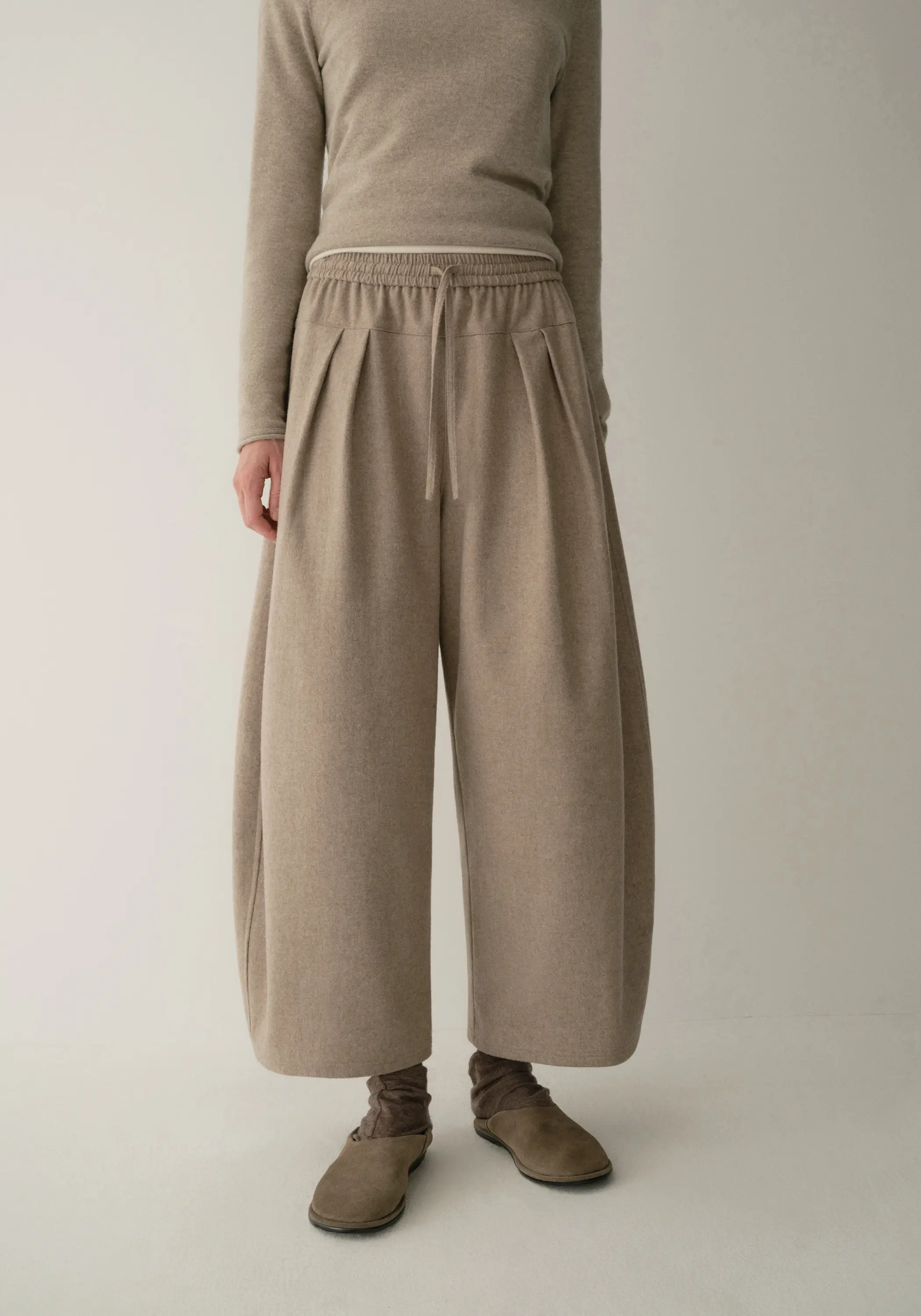 Belted Cropped Pants - Image 11