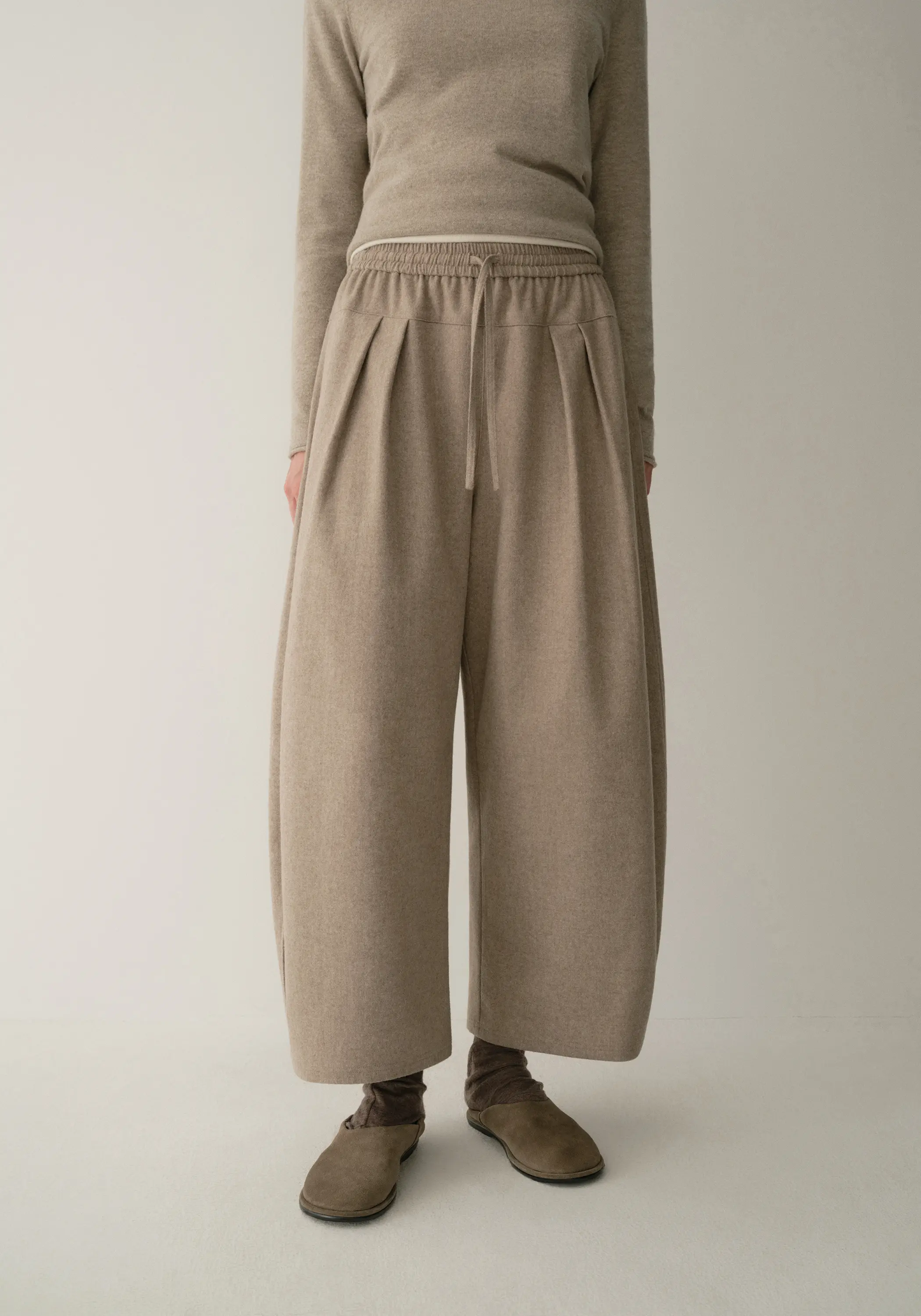 Belted Cropped Pants - Image 12