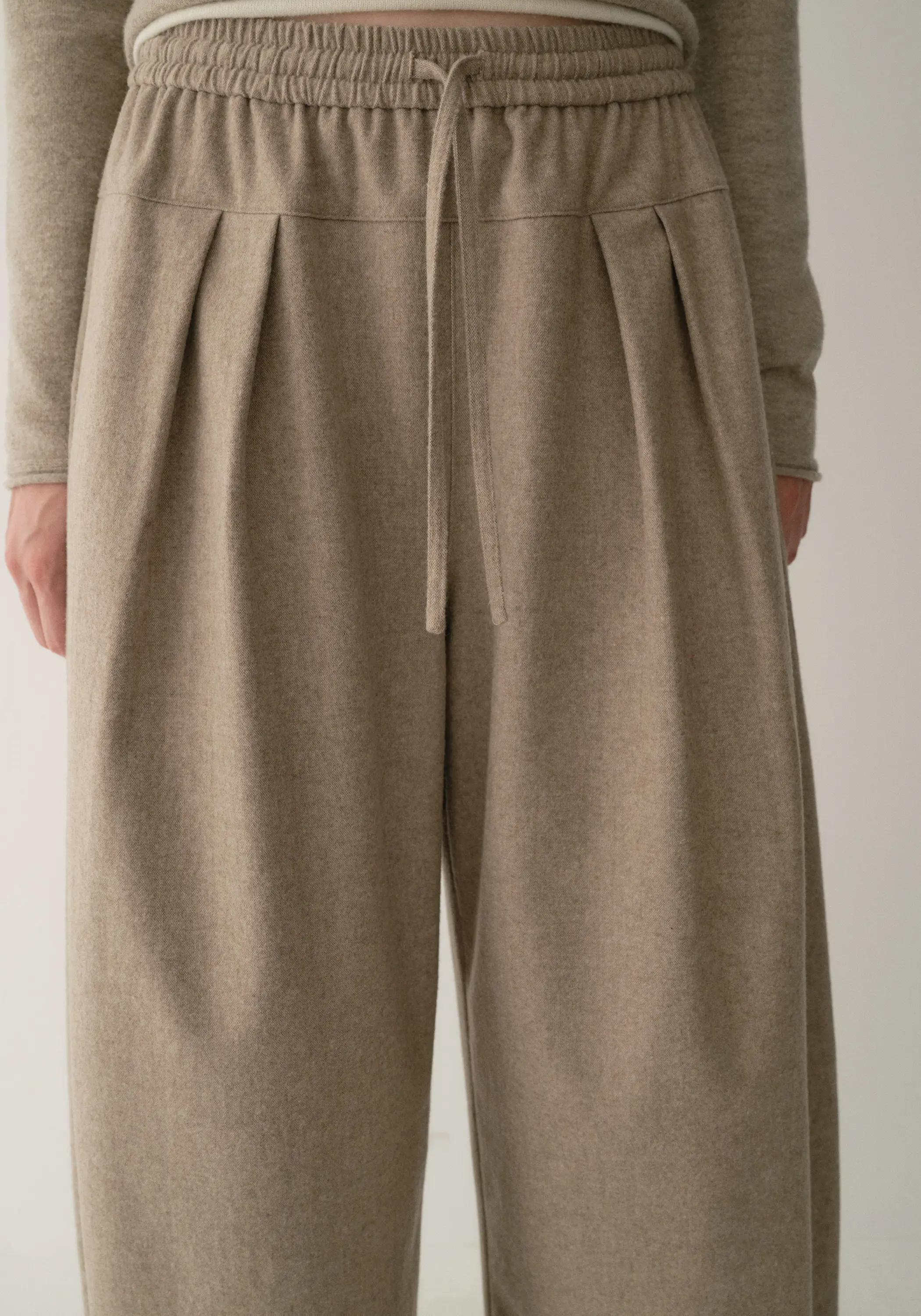 Belted Cropped Pants - Image 15