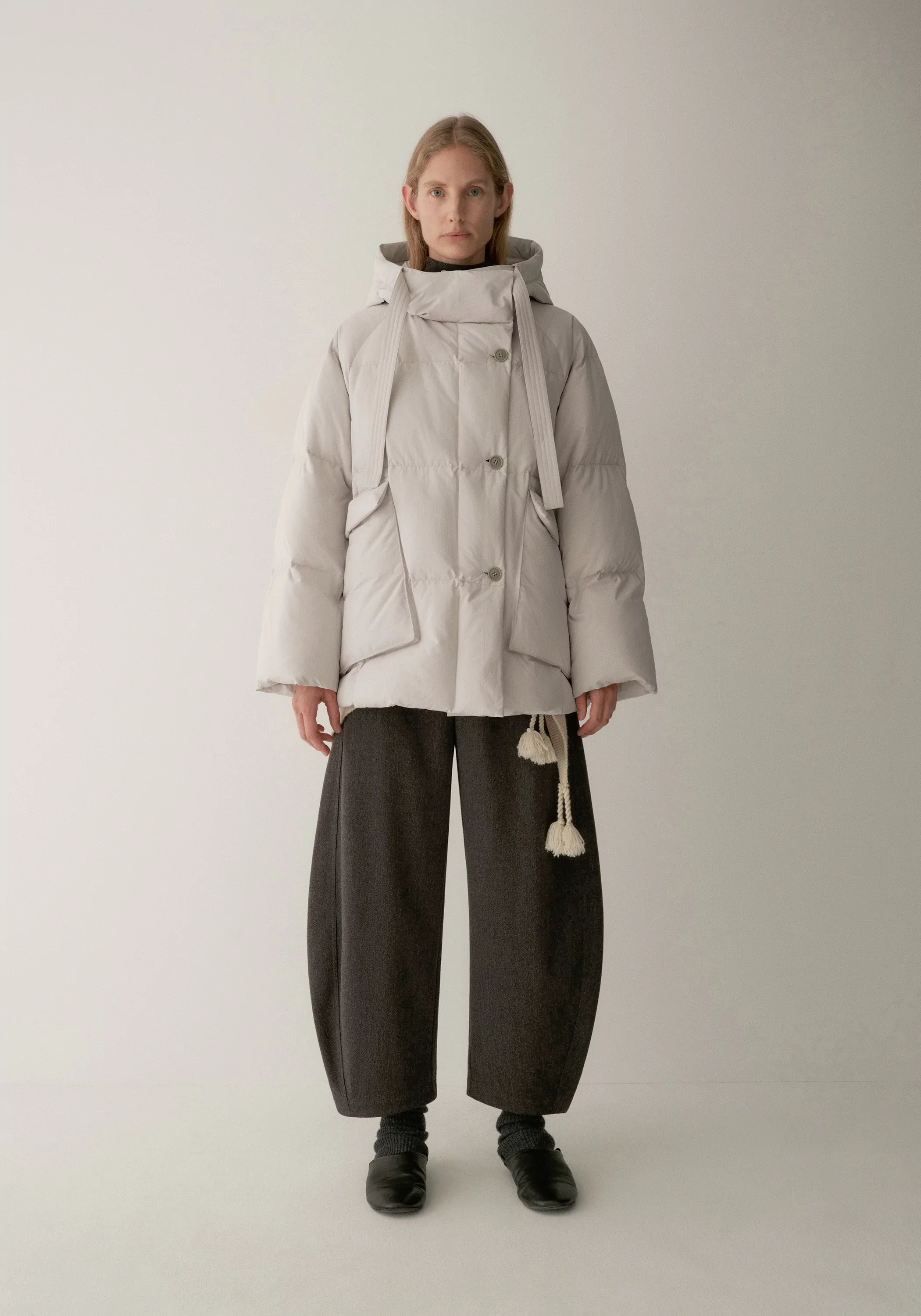 Elastic-waist Curved Cropped Pants - Image 6