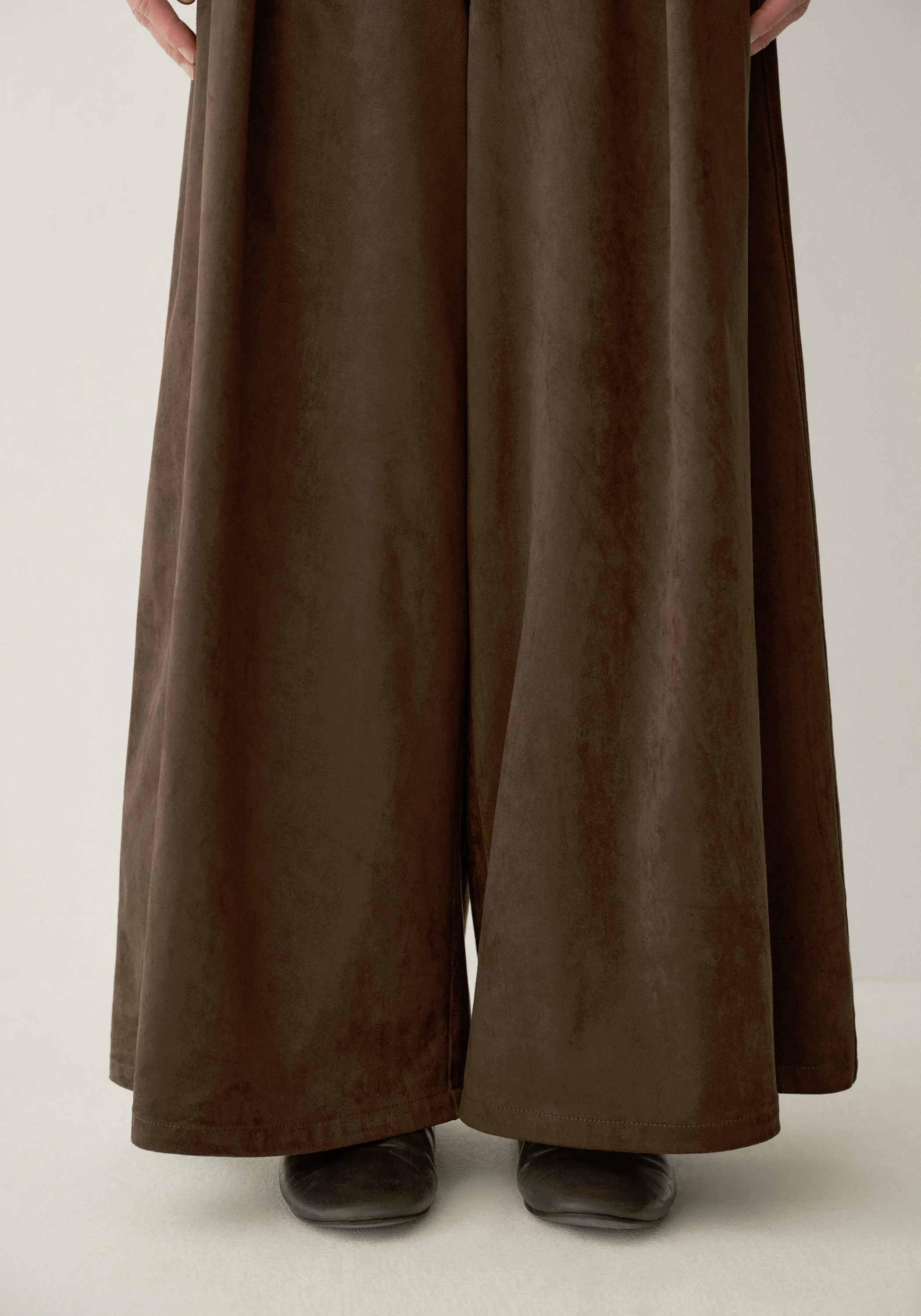 Suede-effect Double-Pleat Pants - Image 10