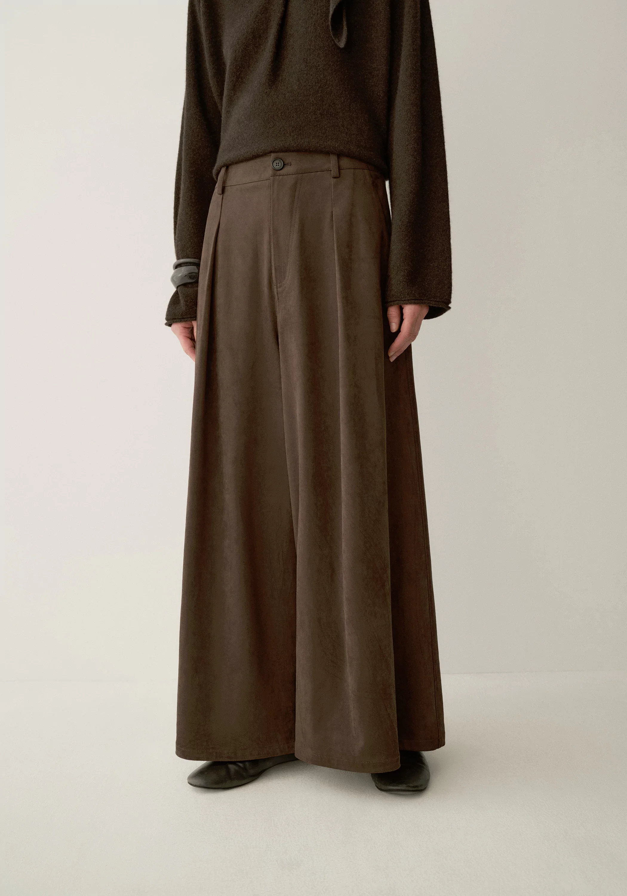 Suede-effect Double-Pleat Pants - Image 7